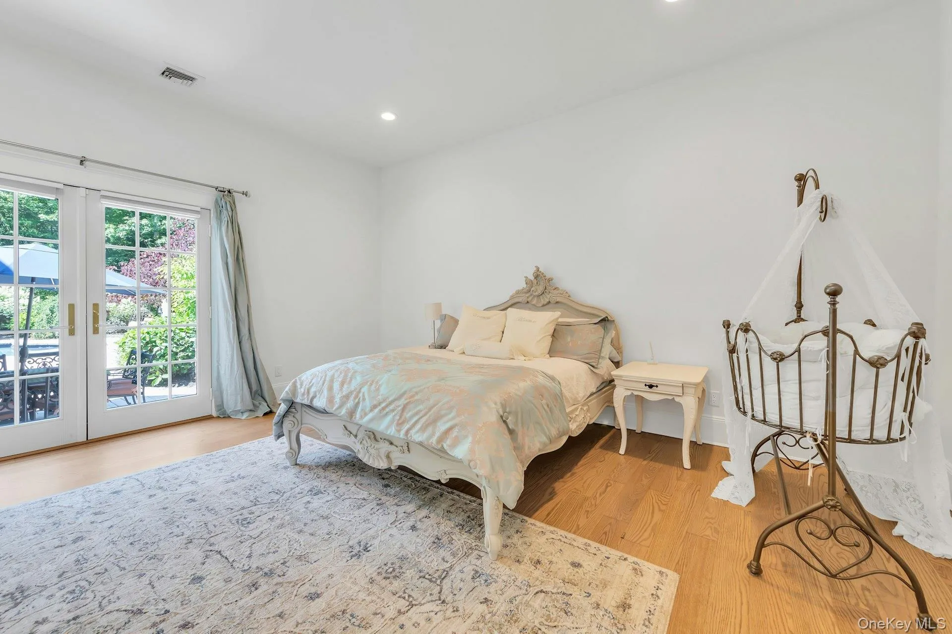 98 Cliff Road, Brookhaven, NY, 5 Bedrooms Bedrooms, 14 Rooms Rooms,7 BathroomsBathrooms,Residential,For Rent,Cliff,0,1004985 98 Cliff Road, Brookhaven, NY, 5 Bedrooms Bedrooms, 14 Rooms Rooms,7 BathroomsBathrooms,Residential,For Rent,Cliff,0,1004985