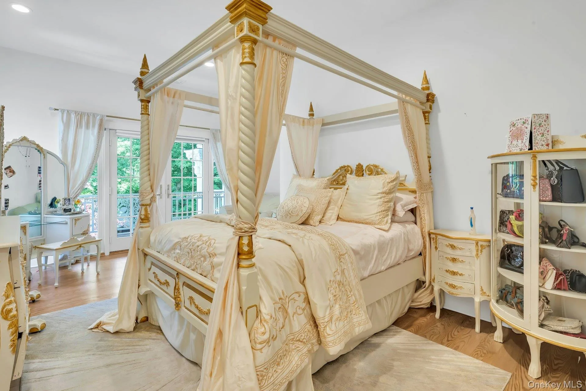 98 Cliff Road, Brookhaven, NY, 5 Bedrooms Bedrooms, 14 Rooms Rooms,7 BathroomsBathrooms,Residential,For Rent,Cliff,0,1004985 98 Cliff Road, Brookhaven, NY, 5 Bedrooms Bedrooms, 14 Rooms Rooms,7 BathroomsBathrooms,Residential,For Rent,Cliff,0,1004985