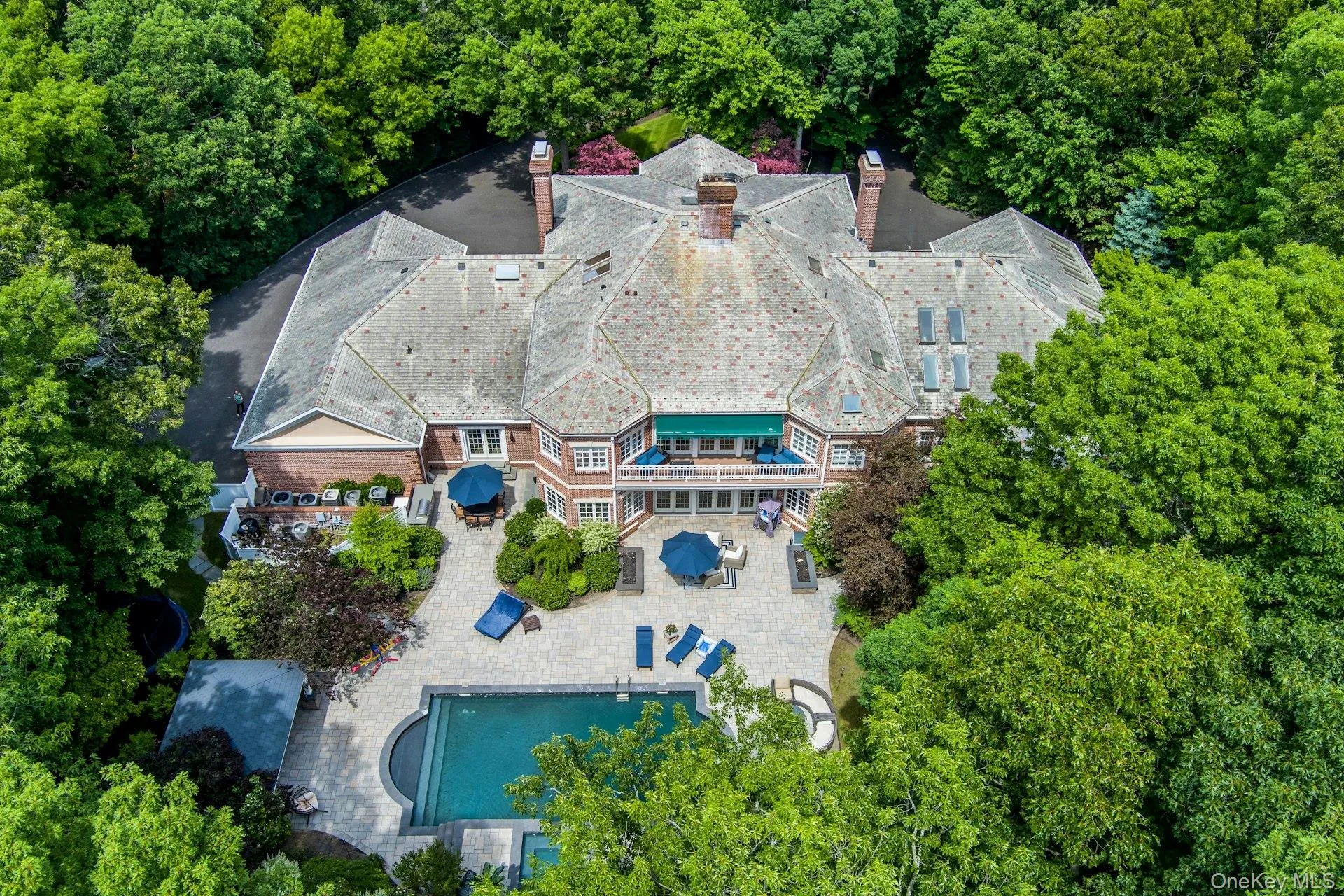 98 Cliff Road, Brookhaven, NY, 5 Bedrooms Bedrooms, 14 Rooms Rooms,7 BathroomsBathrooms,Residential,For Rent,Cliff,0,1004985 98 Cliff Road, Brookhaven, NY, 5 Bedrooms Bedrooms, 14 Rooms Rooms,7 BathroomsBathrooms,Residential,For Rent,Cliff,0,1004985