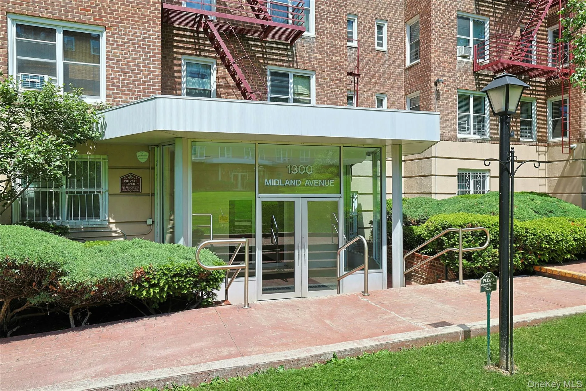 1300 Midland Avenue, Yonkers, NY, 1 Bedroom Bedrooms, 3 Rooms Rooms,1 BathroomBathrooms,Residential,For Rent,Midland,0,1004986 1300 Midland Avenue, Yonkers, NY, 1 Bedroom Bedrooms, 3 Rooms Rooms,1 BathroomBathrooms,Residential,For Rent,Midland,0,1004986