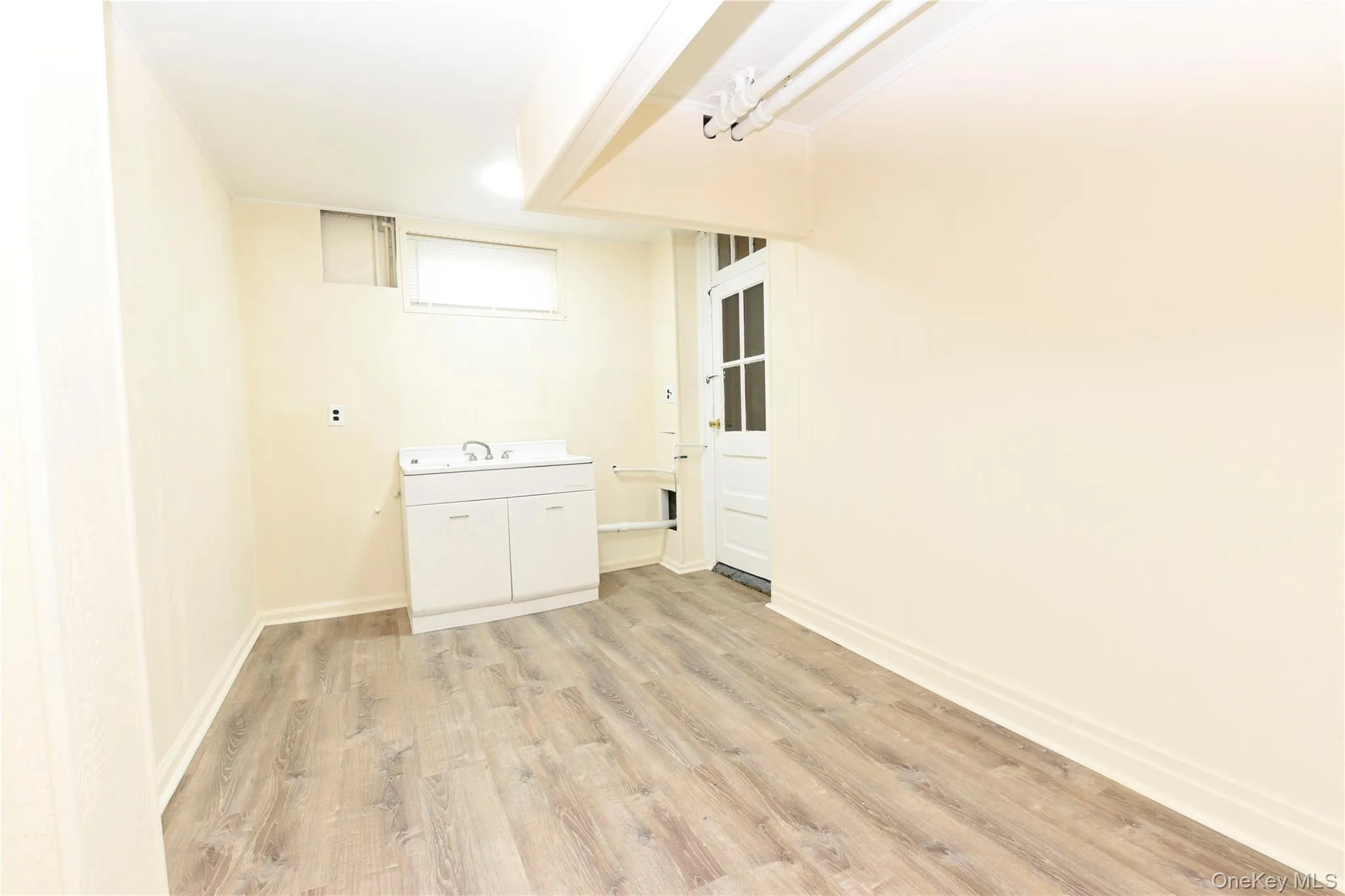 30-41 89th Street, New York, NY, 3 Bedrooms Bedrooms, 6 Rooms Rooms,2 BathroomsBathrooms,Residential,For Rent,89th,0,1004994 30-41 89th Street, New York, NY, 3 Bedrooms Bedrooms, 6 Rooms Rooms,2 BathroomsBathrooms,Residential,For Rent,89th,0,1004994