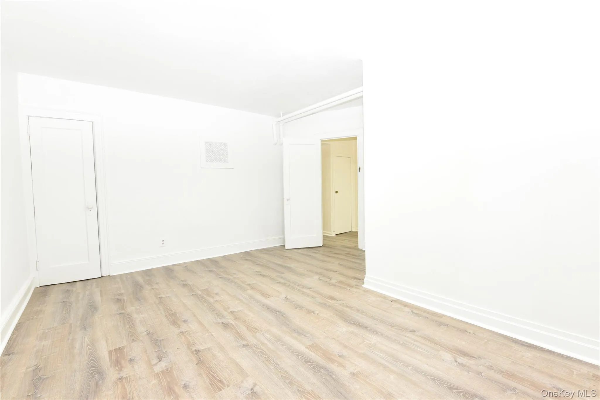 30-41 89th Street, New York, NY, 3 Bedrooms Bedrooms, 6 Rooms Rooms,2 BathroomsBathrooms,Residential,For Rent,89th,0,1004994 30-41 89th Street, New York, NY, 3 Bedrooms Bedrooms, 6 Rooms Rooms,2 BathroomsBathrooms,Residential,For Rent,89th,0,1004994