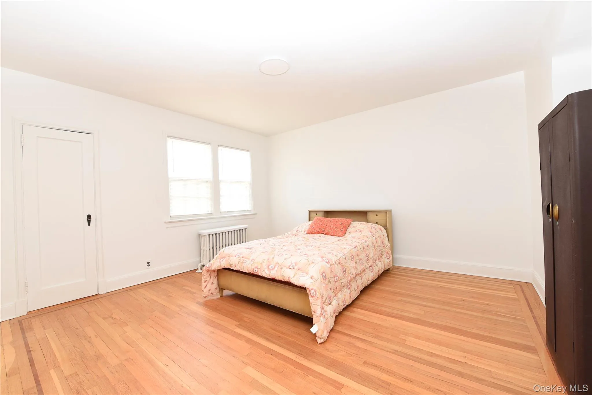 30-41 89th Street, New York, NY, 3 Bedrooms Bedrooms, 6 Rooms Rooms,2 BathroomsBathrooms,Residential,For Rent,89th,0,1004994 30-41 89th Street, New York, NY, 3 Bedrooms Bedrooms, 6 Rooms Rooms,2 BathroomsBathrooms,Residential,For Rent,89th,0,1004994