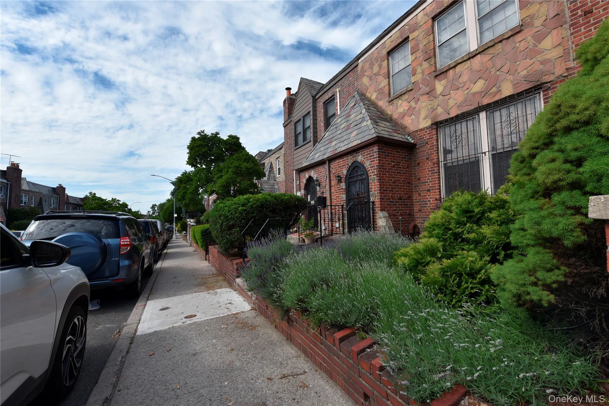30-41 89th Street, New York, NY, 3 Bedrooms Bedrooms, 6 Rooms Rooms,2 BathroomsBathrooms,Residential,For Rent,89th,0,1004994 30-41 89th Street, New York, NY, 3 Bedrooms Bedrooms, 6 Rooms Rooms,2 BathroomsBathrooms,Residential,For Rent,89th,0,1004994