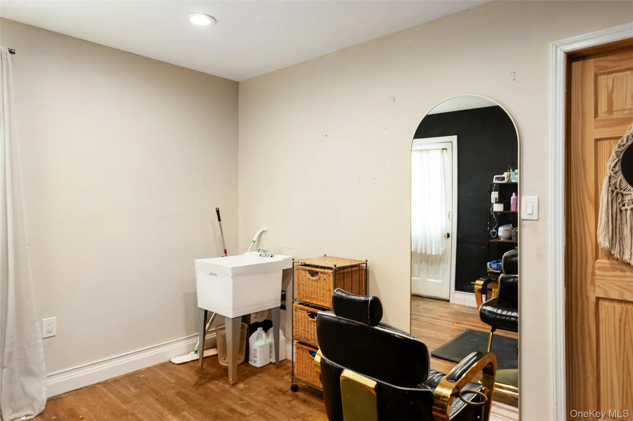 2877 Calvin Road, Hempstead, NY, 3 Bedrooms Bedrooms, 8 Rooms Rooms,1 BathroomBathrooms,Residential,For Rent,Calvin,0,1004995 2877 Calvin Road, Hempstead, NY, 3 Bedrooms Bedrooms, 8 Rooms Rooms,1 BathroomBathrooms,Residential,For Rent,Calvin,0,1004995