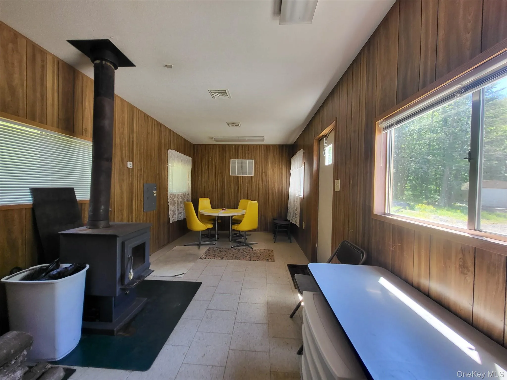 inside office trailer inside office trailer