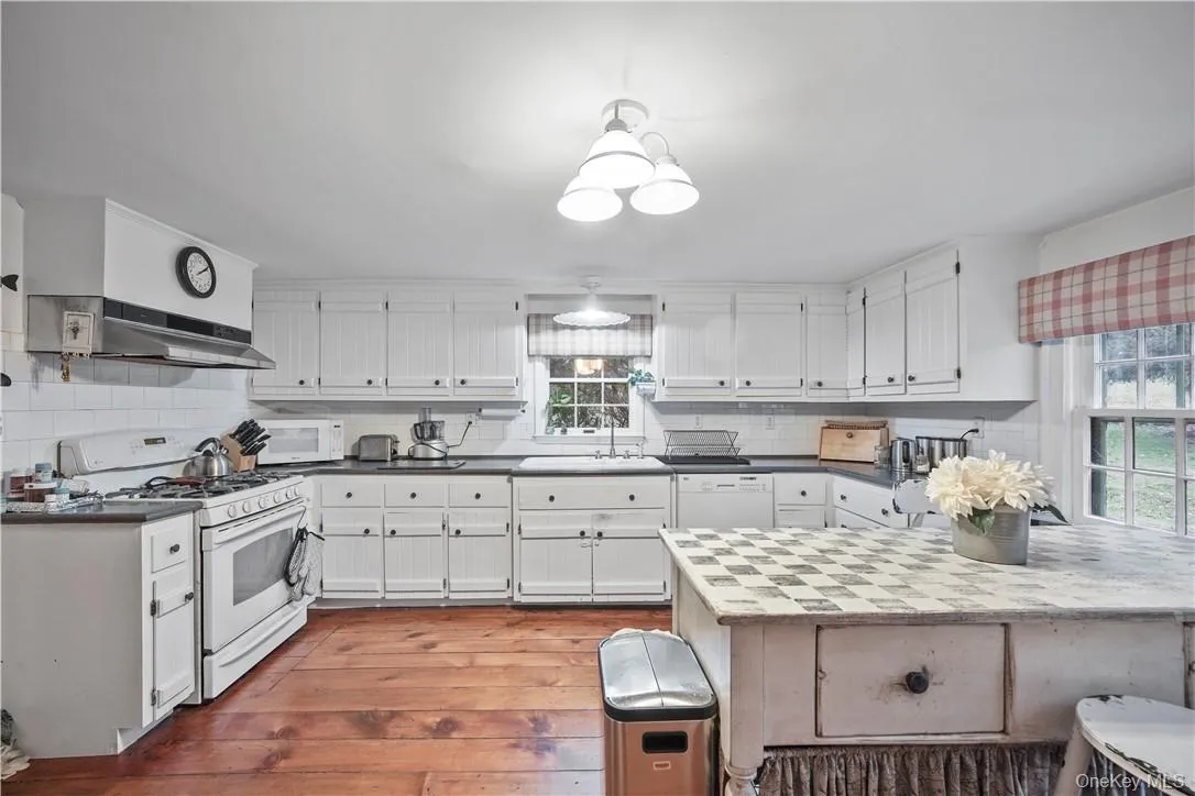15 Inningwood Road, New Castle, NY, 5 Bedrooms Bedrooms, 15 Rooms Rooms,3 BathroomsBathrooms,Residential Lease,For Rent,Inningwood,0,1004998 15 Inningwood Road, New Castle, NY, 5 Bedrooms Bedrooms, 15 Rooms Rooms,3 BathroomsBathrooms,Residential Lease,For Rent,Inningwood,0,1004998