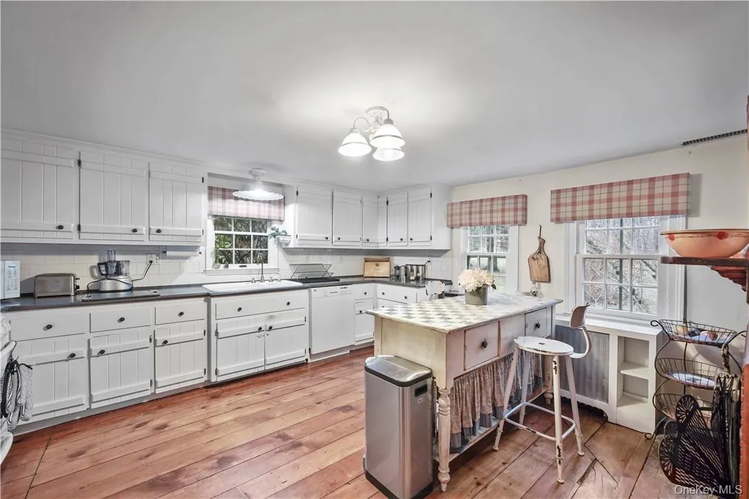 15 Inningwood Road, New Castle, NY, 5 Bedrooms Bedrooms, 15 Rooms Rooms,3 BathroomsBathrooms,Residential Lease,For Rent,Inningwood,0,1004998 15 Inningwood Road, New Castle, NY, 5 Bedrooms Bedrooms, 15 Rooms Rooms,3 BathroomsBathrooms,Residential Lease,For Rent,Inningwood,0,1004998