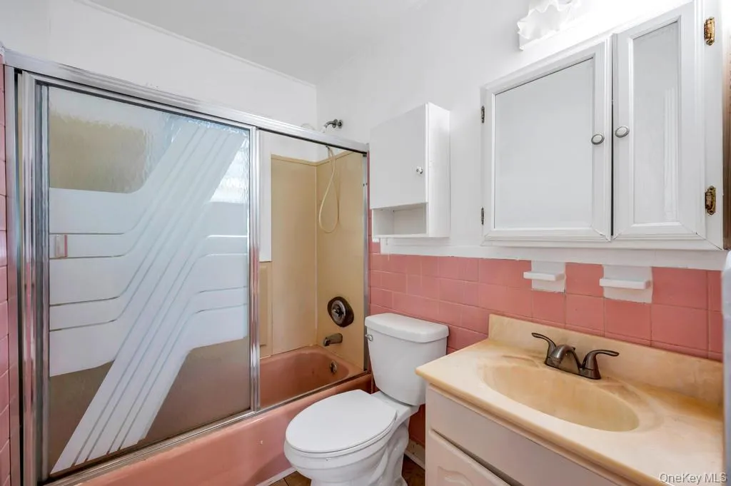 125 5th Street, Oyster Bay, NY, 4 Bedrooms Bedrooms, 6 Rooms Rooms,3 BathroomsBathrooms,Residential,For Rent,5th,0,1004999 125 5th Street, Oyster Bay, NY, 4 Bedrooms Bedrooms, 6 Rooms Rooms,3 BathroomsBathrooms,Residential,For Rent,5th,0,1004999