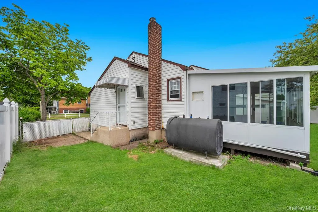 125 5th Street, Oyster Bay, NY, 4 Bedrooms Bedrooms, 6 Rooms Rooms,3 BathroomsBathrooms,Residential,For Rent,5th,0,1004999 125 5th Street, Oyster Bay, NY, 4 Bedrooms Bedrooms, 6 Rooms Rooms,3 BathroomsBathrooms,Residential,For Rent,5th,0,1004999