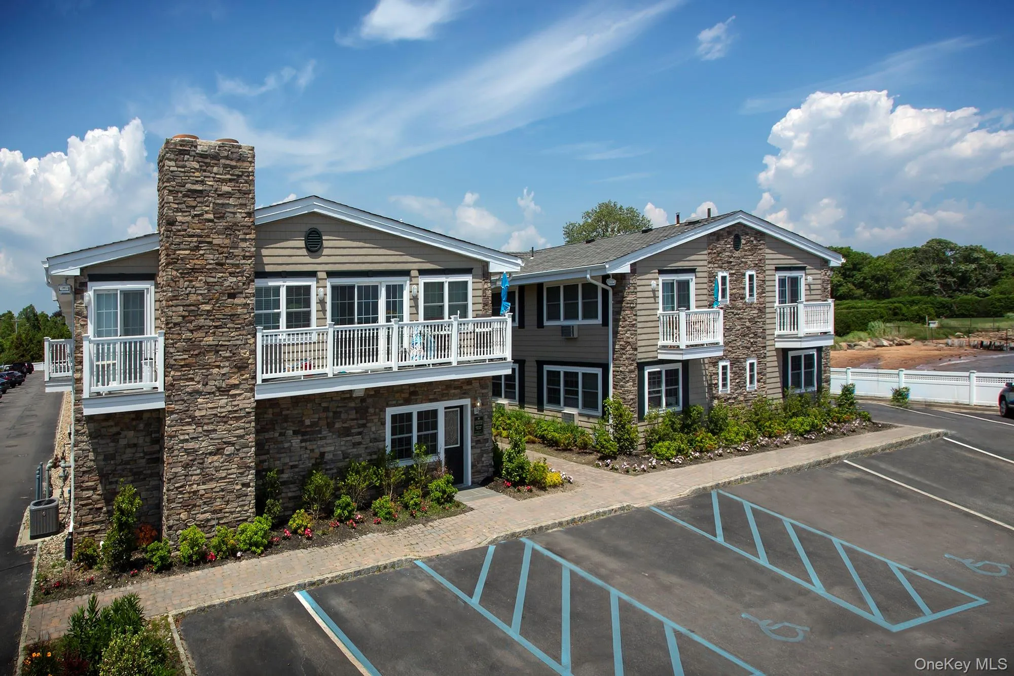 333 Candee Avenue, Islip, NY, 1 Bedroom Bedrooms, 4 Rooms Rooms,1 BathroomBathrooms,Residential Lease,For Rent,Candee,0,1005001 333 Candee Avenue, Islip, NY, 1 Bedroom Bedrooms, 4 Rooms Rooms,1 BathroomBathrooms,Residential Lease,For Rent,Candee,0,1005001