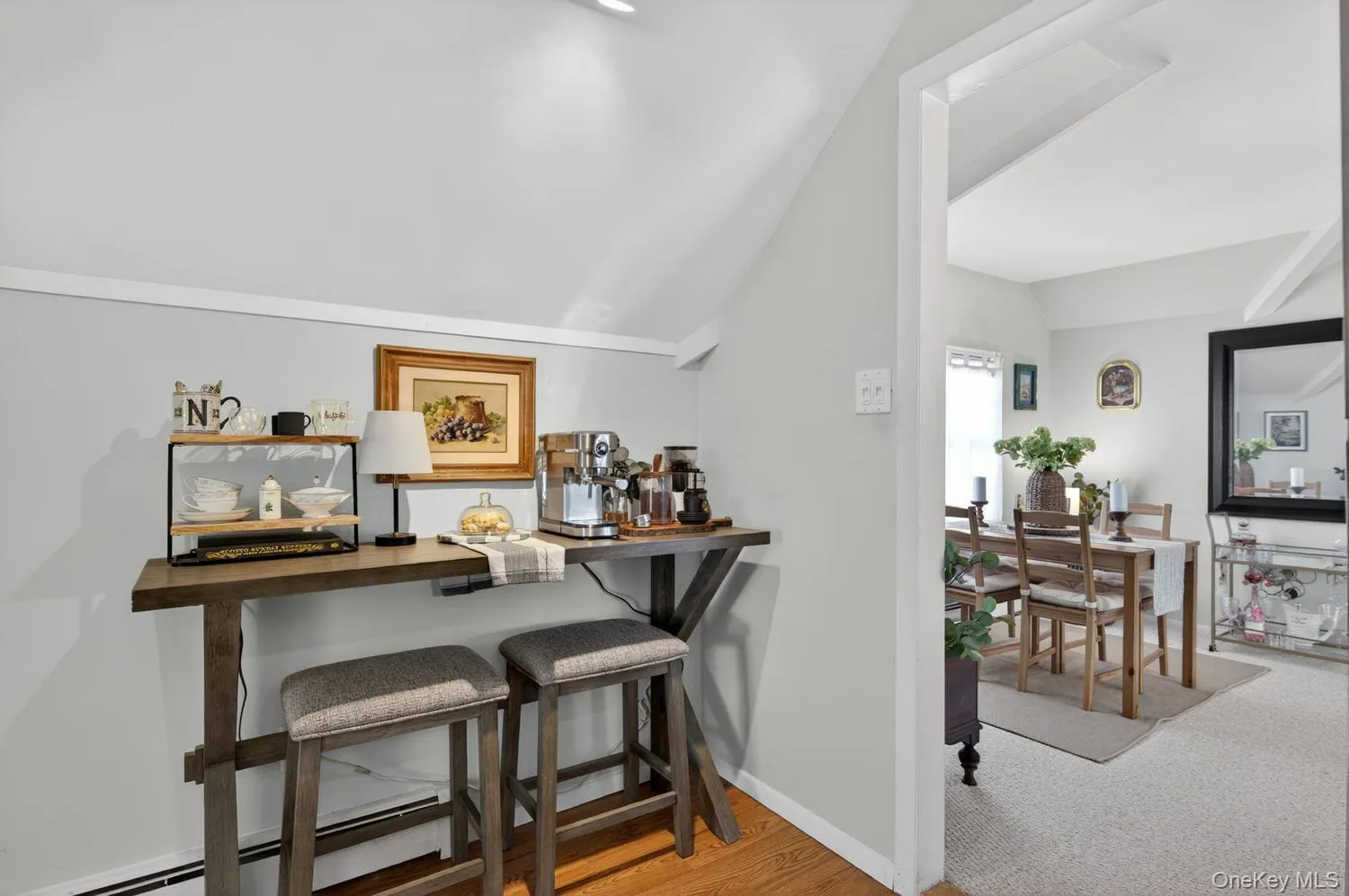 113 Fire Island Ave., 2nd floor, Apt. B 113 Fire Island Ave., 2nd floor, Apt. B