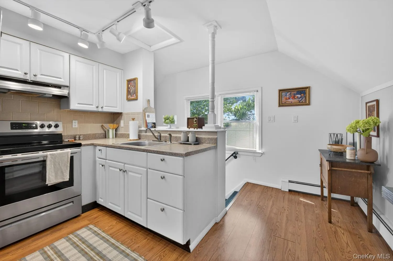 113 Fire Island Ave., 2nd floor, Apt. B 113 Fire Island Ave., 2nd floor, Apt. B