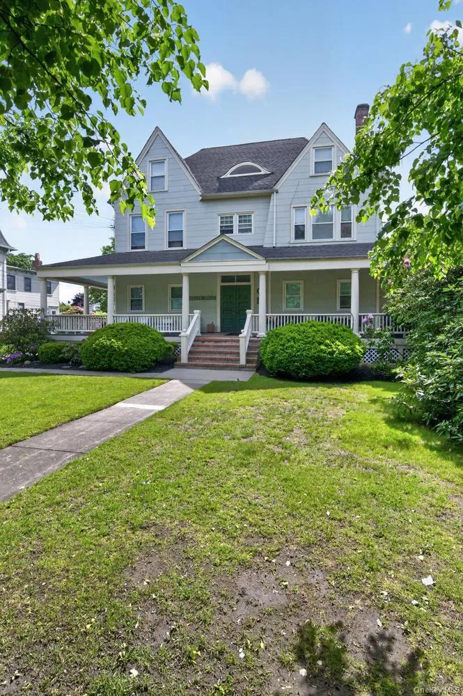 117 Fire Island Ave 5 Units: Three 1 bedrooms, Studio and One 2 bedroom. 117 Fire Island Ave 5 Units: Three 1 bedrooms, Studio and One 2 bedroom.