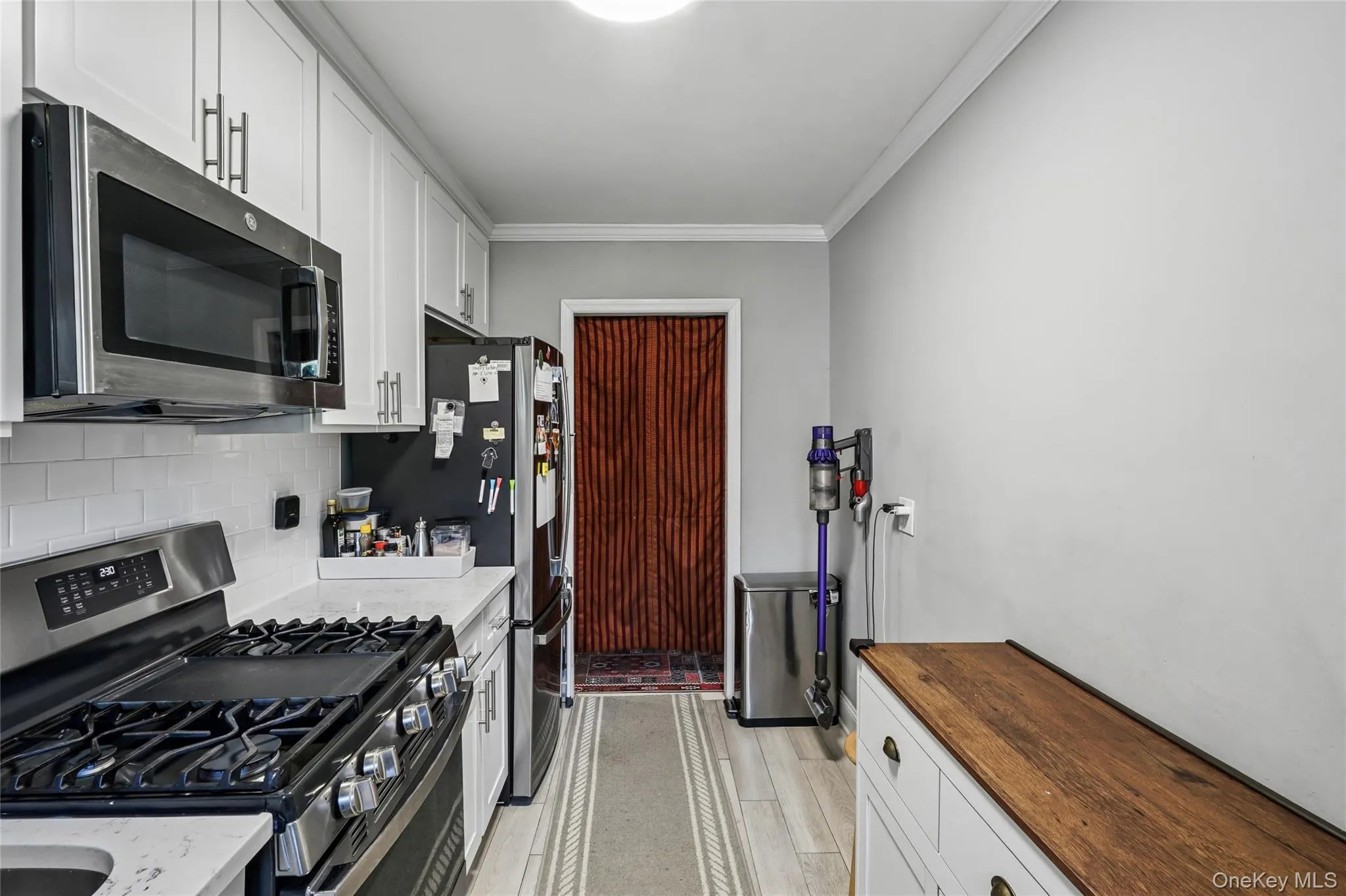 76-10 34th Avenue, New York, NY, 1 Bedroom Bedrooms, 3 Rooms Rooms,1 BathroomBathrooms,Residential,For Rent,34th,0,KEY1005003 76-10 34th Avenue, New York, NY, 1 Bedroom Bedrooms, 3 Rooms Rooms,1 BathroomBathrooms,Residential,For Rent,34th,0,KEY1005003