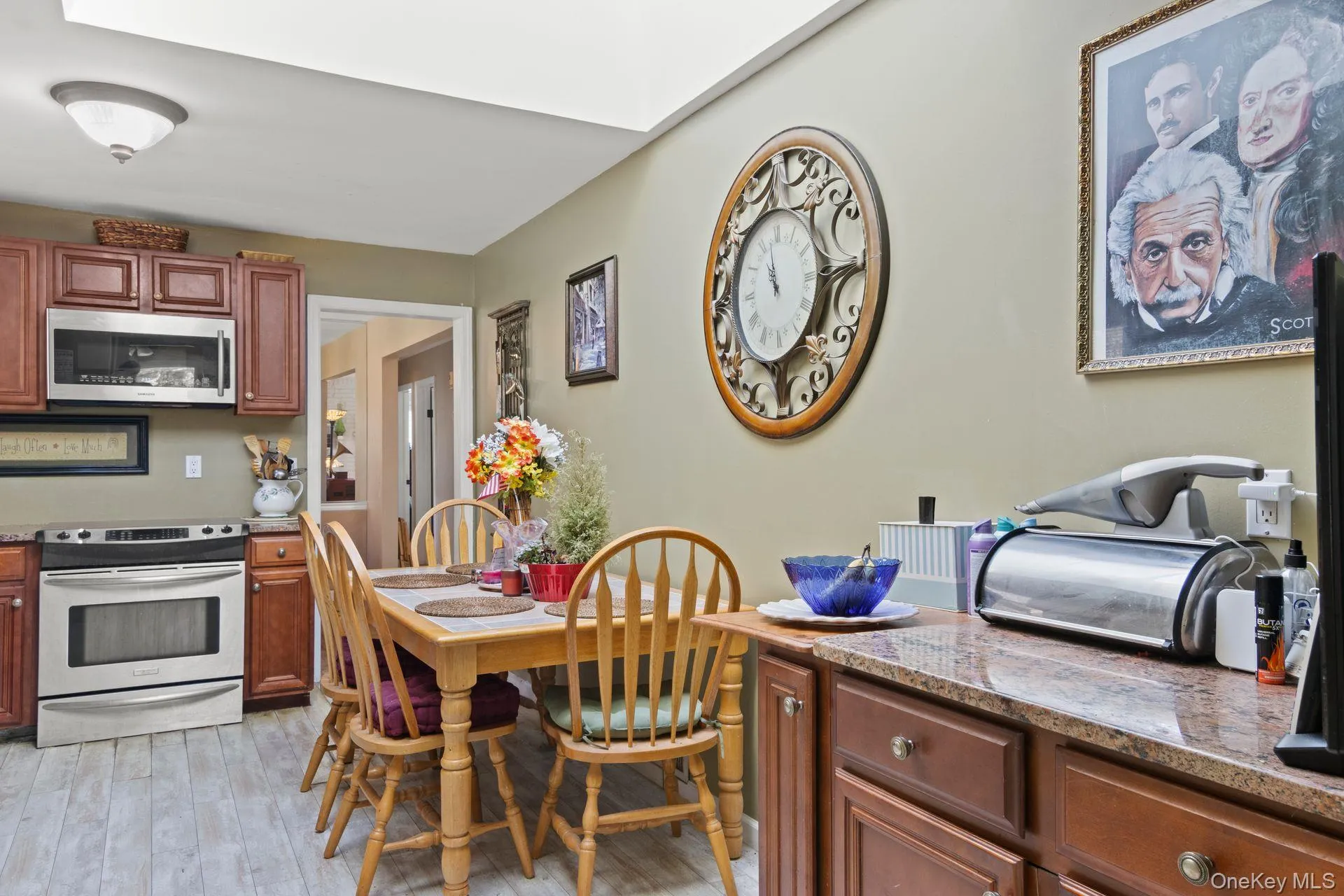 43 Harrison Avenue, Islip, NY, 4 Bedrooms Bedrooms, 7 Rooms Rooms,2 BathroomsBathrooms,Residential,For Rent,Harrison,0,1005008 43 Harrison Avenue, Islip, NY, 4 Bedrooms Bedrooms, 7 Rooms Rooms,2 BathroomsBathrooms,Residential,For Rent,Harrison,0,1005008