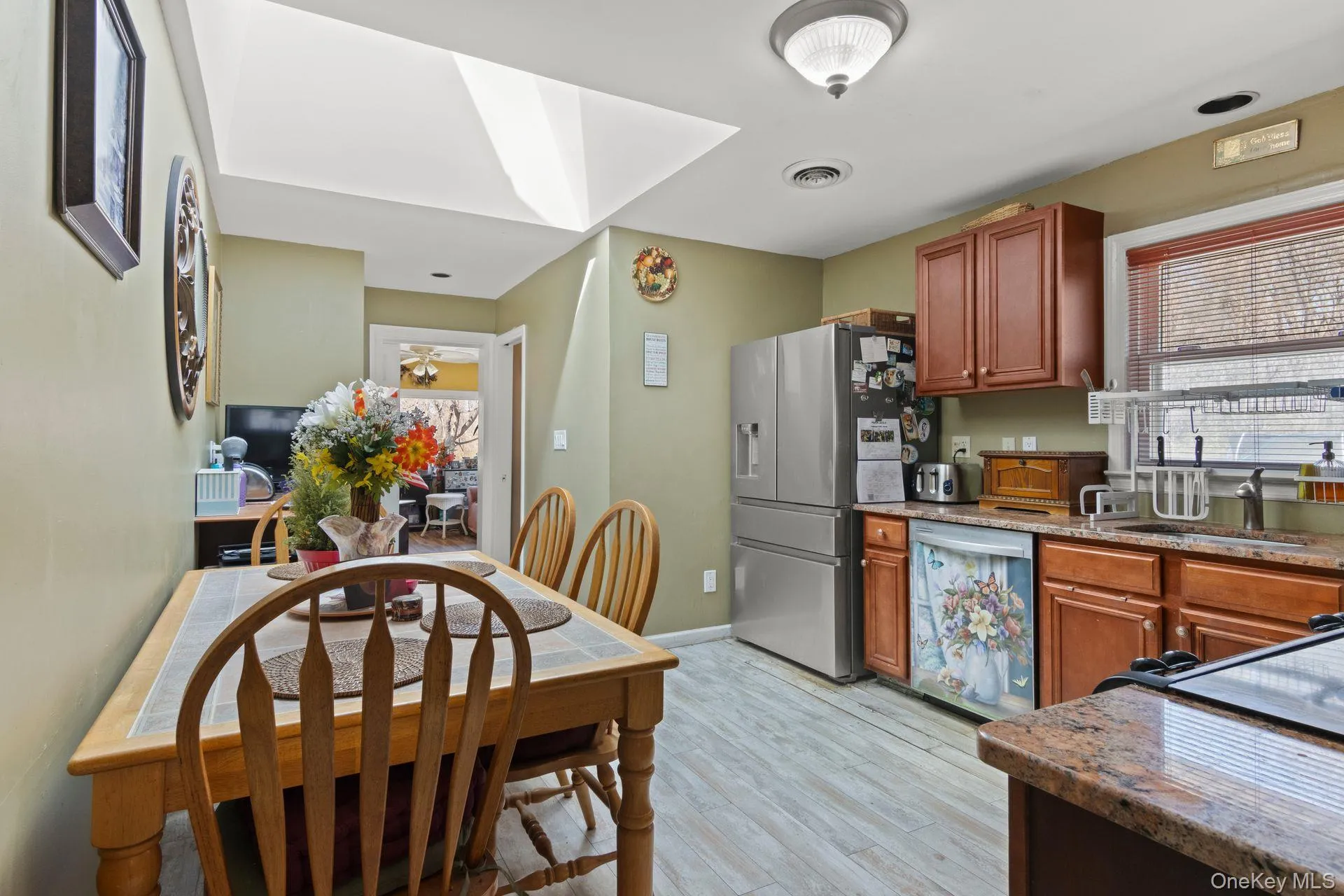 43 Harrison Avenue, Islip, NY, 4 Bedrooms Bedrooms, 7 Rooms Rooms,2 BathroomsBathrooms,Residential,For Rent,Harrison,0,1005008 43 Harrison Avenue, Islip, NY, 4 Bedrooms Bedrooms, 7 Rooms Rooms,2 BathroomsBathrooms,Residential,For Rent,Harrison,0,1005008