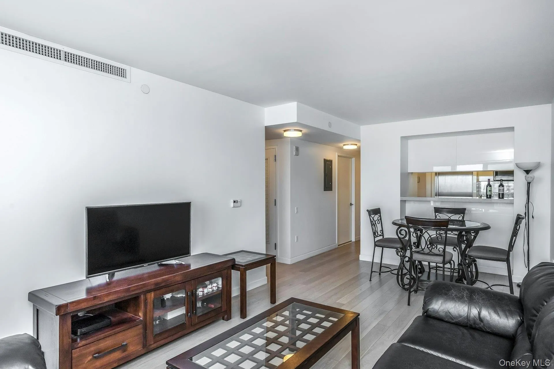 138-35 39th Avenue, New York, NY, 2 Bedrooms Bedrooms, 5 Rooms Rooms,2 BathroomsBathrooms,Residential,For Rent,39th,0,1005010 138-35 39th Avenue, New York, NY, 2 Bedrooms Bedrooms, 5 Rooms Rooms,2 BathroomsBathrooms,Residential,For Rent,39th,0,1005010