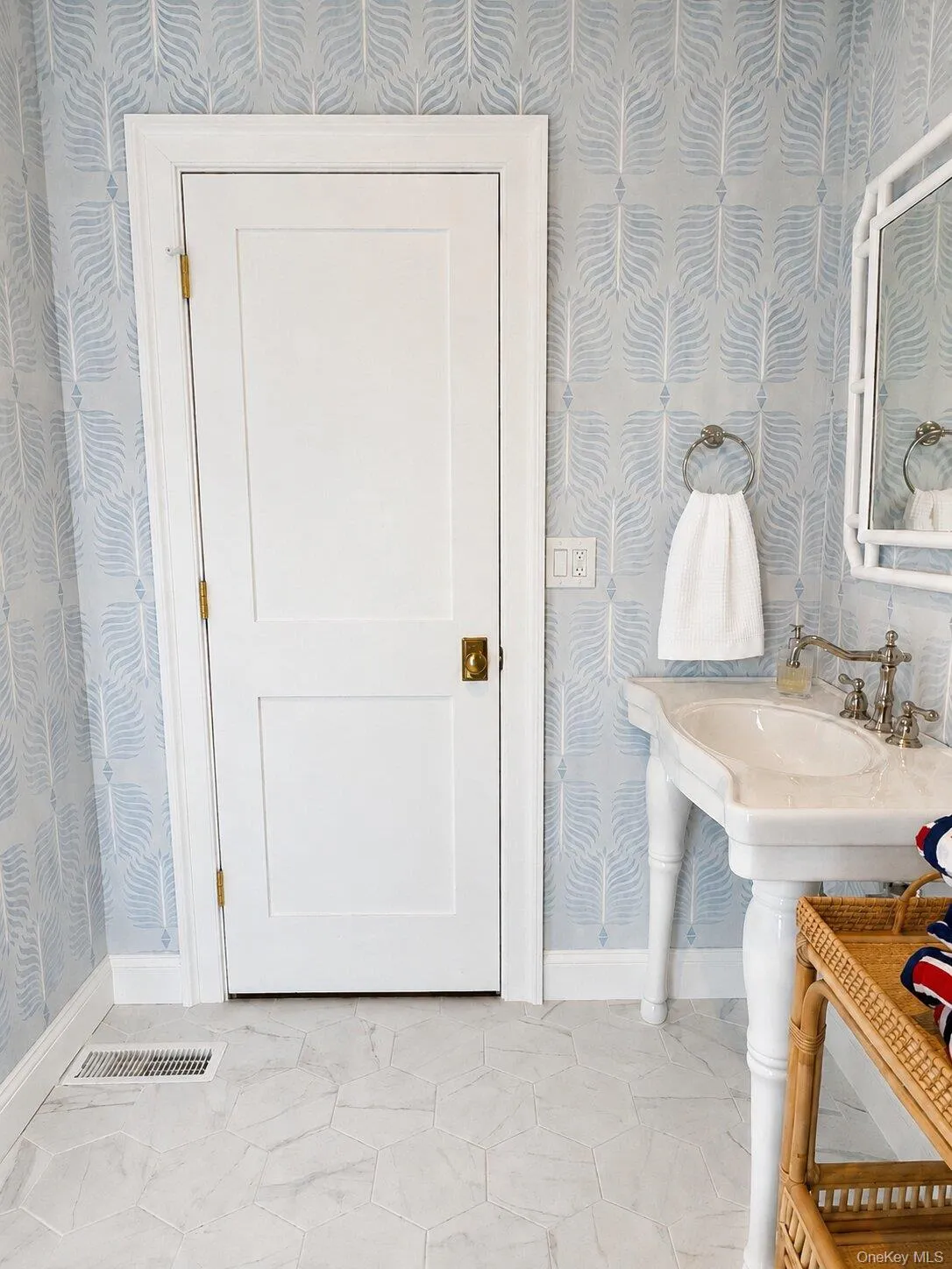 11 1st Street, Brookhaven, NY, 3 Bedrooms Bedrooms, 7 Rooms Rooms,3 BathroomsBathrooms,Residential Lease,For Rent,1st,0,1005014 11 1st Street, Brookhaven, NY, 3 Bedrooms Bedrooms, 7 Rooms Rooms,3 BathroomsBathrooms,Residential Lease,For Rent,1st,0,1005014
