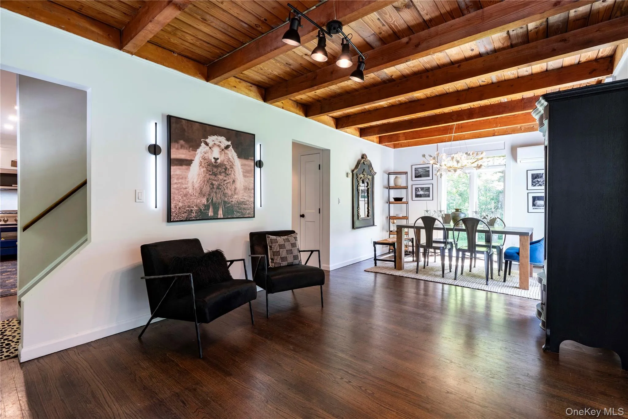 Family Room Opens to the Dining Room Area Family Room Opens to the Dining Room Area