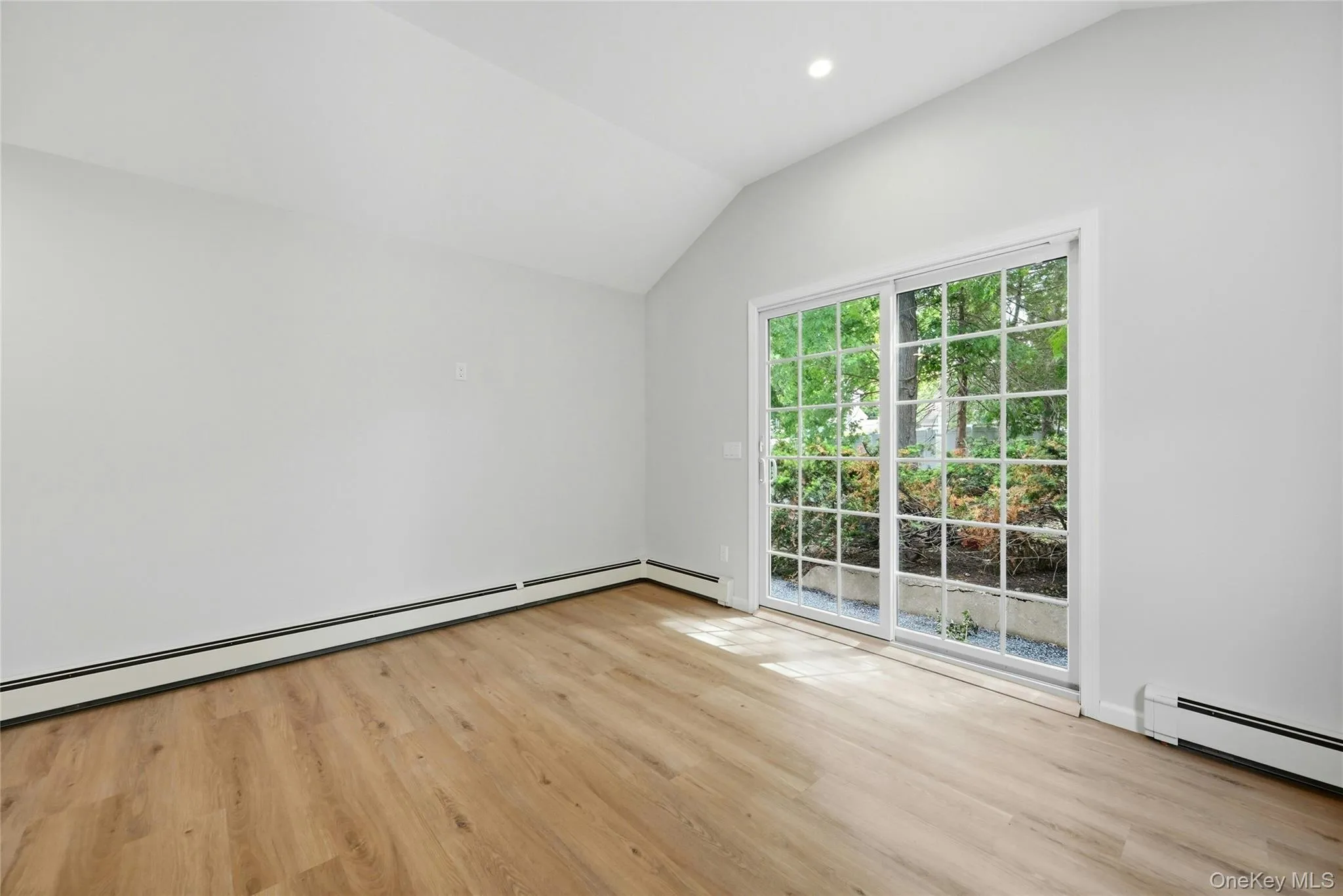 192 Iceland Drive, Huntington, NY, 2 Bedrooms Bedrooms, 5 Rooms Rooms,1 BathroomBathrooms,Residential,For Rent,Iceland,0,1005032 192 Iceland Drive, Huntington, NY, 2 Bedrooms Bedrooms, 5 Rooms Rooms,1 BathroomBathrooms,Residential,For Rent,Iceland,0,1005032