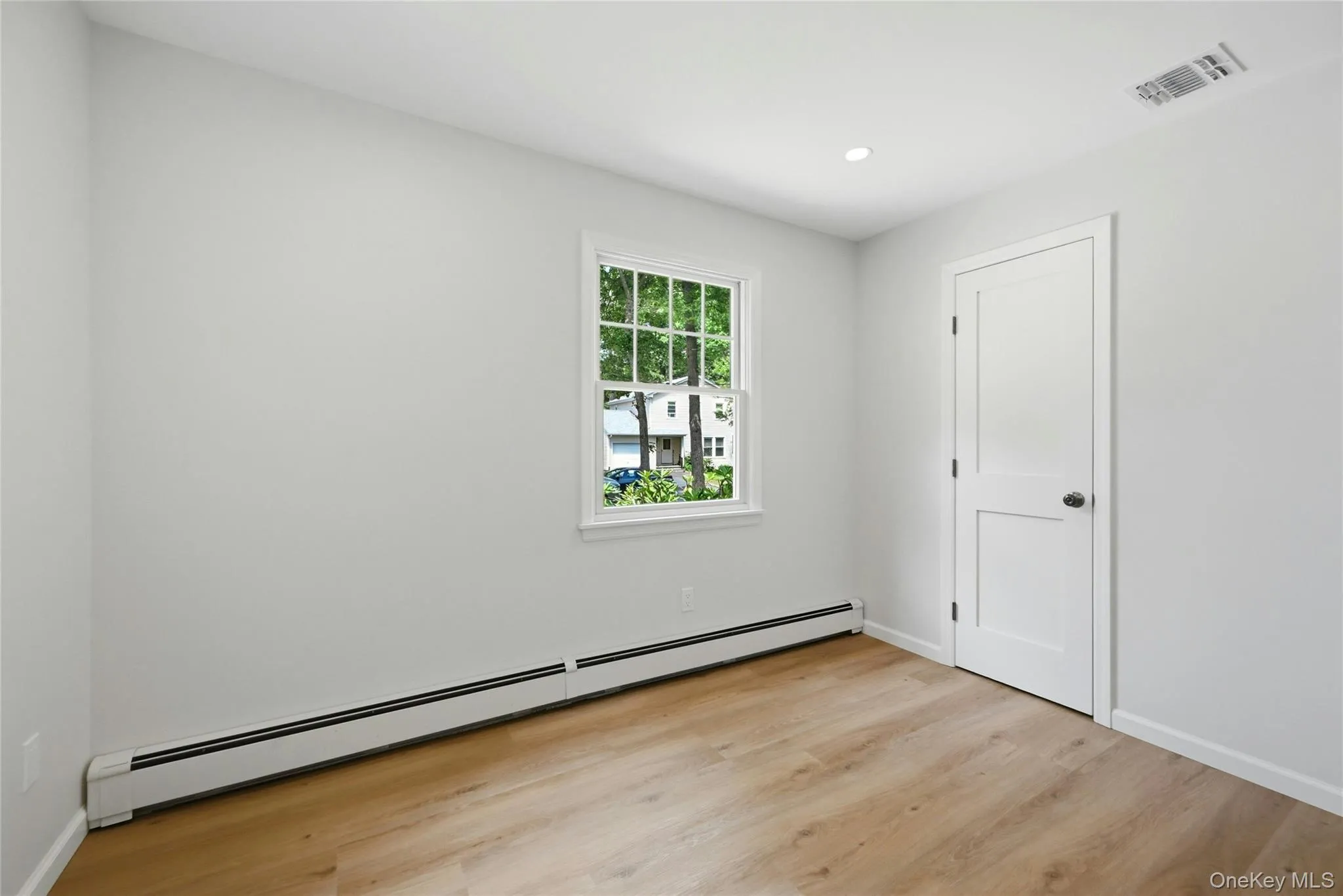 192 Iceland Drive, Huntington, NY, 2 Bedrooms Bedrooms, 5 Rooms Rooms,1 BathroomBathrooms,Residential,For Rent,Iceland,0,1005032 192 Iceland Drive, Huntington, NY, 2 Bedrooms Bedrooms, 5 Rooms Rooms,1 BathroomBathrooms,Residential,For Rent,Iceland,0,1005032