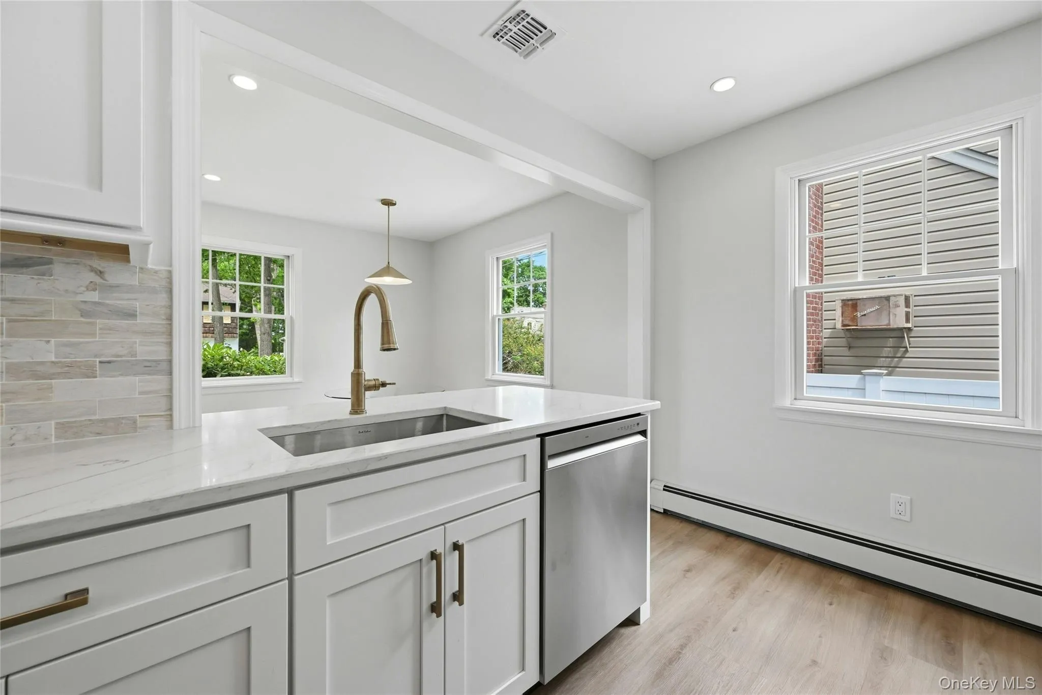 192 Iceland Drive, Huntington, NY, 2 Bedrooms Bedrooms, 5 Rooms Rooms,1 BathroomBathrooms,Residential,For Rent,Iceland,0,1005032 192 Iceland Drive, Huntington, NY, 2 Bedrooms Bedrooms, 5 Rooms Rooms,1 BathroomBathrooms,Residential,For Rent,Iceland,0,1005032