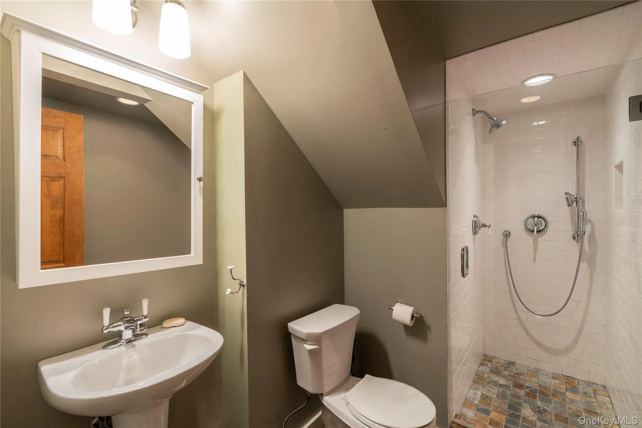 2nd Full Bathroom with Walk-in Shower 2nd Full Bathroom with Walk-in Shower
