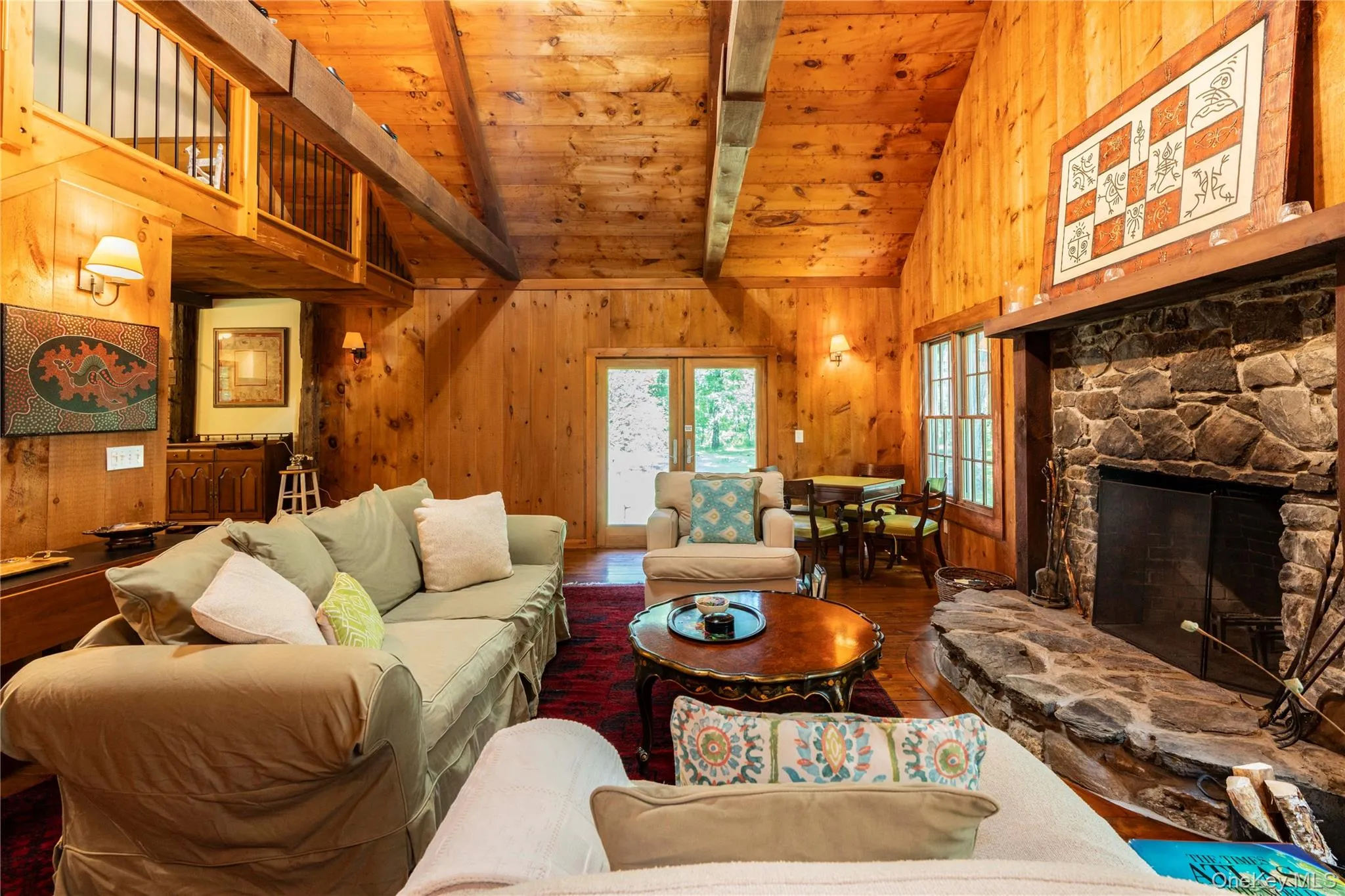 Cabin Style Wood Walls & Wide Board Pine Floors Cabin Style Wood Walls & Wide Board Pine Floors