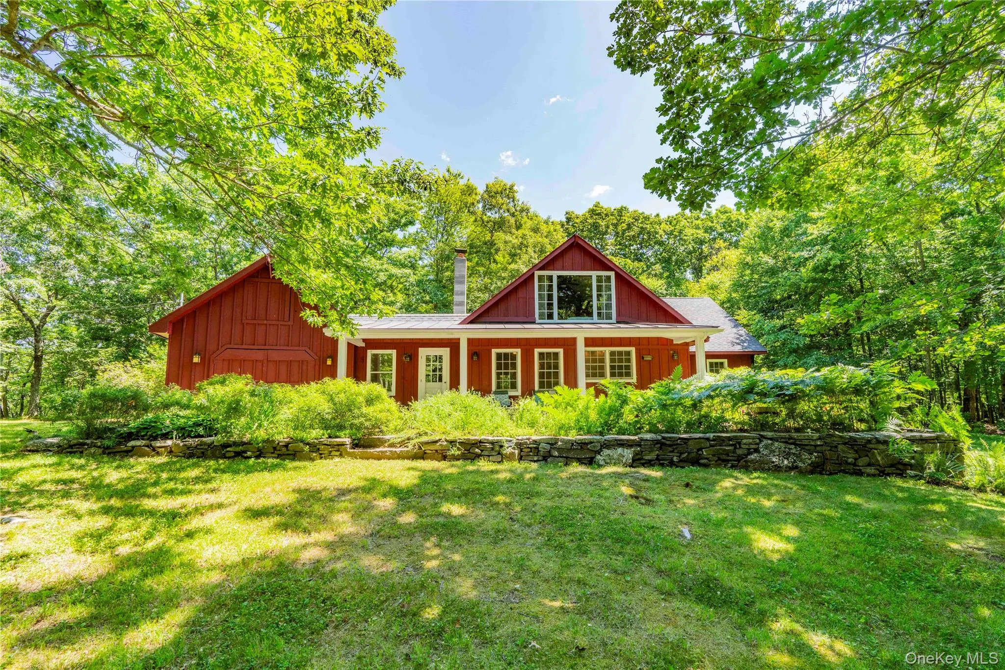 Home Surrounded by Gardens, Lawn & Forest Home Surrounded by Gardens, Lawn & Forest