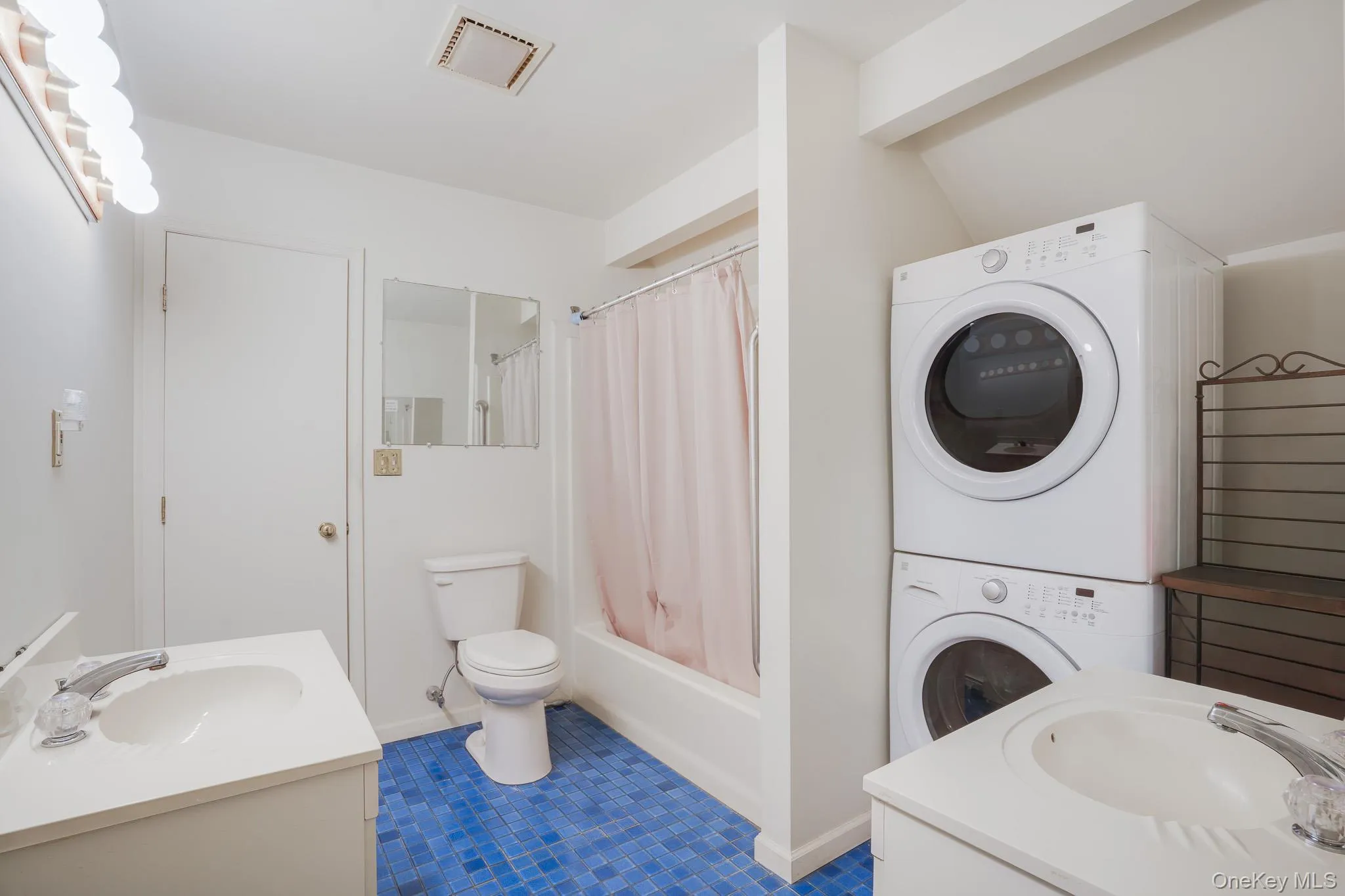 8 Kingwood Park, Poughkeepsie (town), NY, 3 Bedrooms Bedrooms, 9 Rooms Rooms,2 BathroomsBathrooms,Residential,For Rent,Kingwood,0,1005034 8 Kingwood Park, Poughkeepsie (town), NY, 3 Bedrooms Bedrooms, 9 Rooms Rooms,2 BathroomsBathrooms,Residential,For Rent,Kingwood,0,1005034