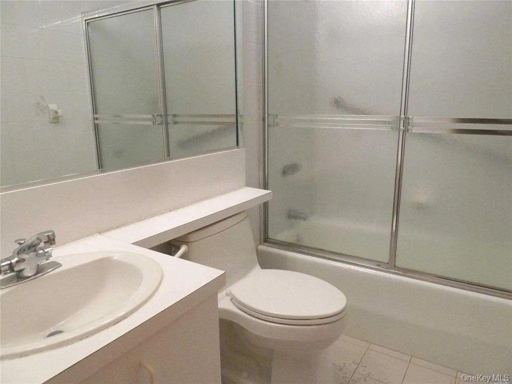 81 Pacific Boulevard, Long Beach, NY, 2 Bedrooms Bedrooms, 4 Rooms Rooms,1 BathroomBathrooms,Residential Lease,For Rent,Pacific,0,1005039 81 Pacific Boulevard, Long Beach, NY, 2 Bedrooms Bedrooms, 4 Rooms Rooms,1 BathroomBathrooms,Residential Lease,For Rent,Pacific,0,1005039
