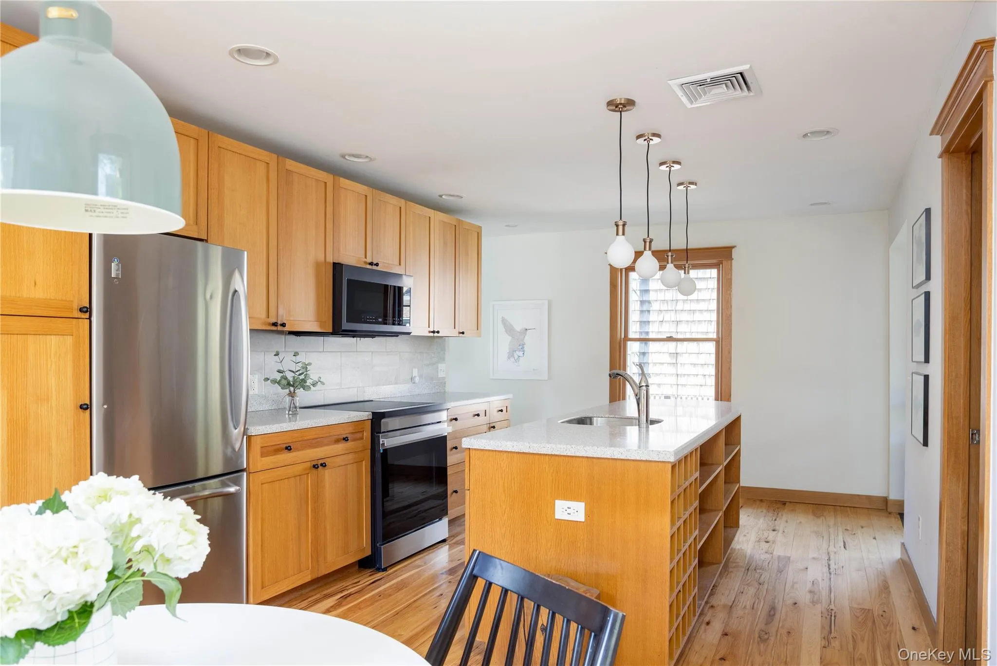 302 Monsell Place, Southold, NY, 3 Bedrooms Bedrooms, 6 Rooms Rooms,2 BathroomsBathrooms,Residential,For Rent,Monsell,0,1005042 302 Monsell Place, Southold, NY, 3 Bedrooms Bedrooms, 6 Rooms Rooms,2 BathroomsBathrooms,Residential,For Rent,Monsell,0,1005042