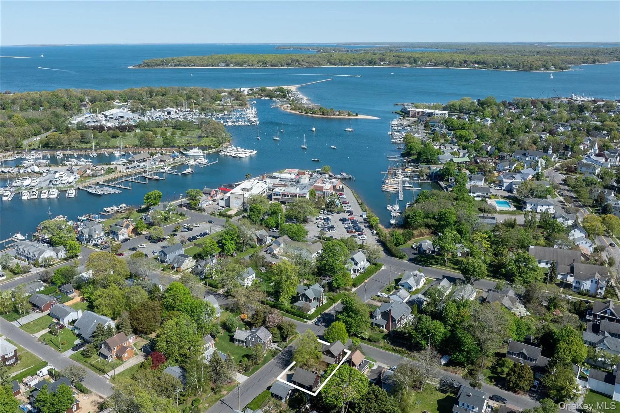 302 Monsell Place, Southold, NY, 3 Bedrooms Bedrooms, 6 Rooms Rooms,2 BathroomsBathrooms,Residential,For Rent,Monsell,0,1005042 302 Monsell Place, Southold, NY, 3 Bedrooms Bedrooms, 6 Rooms Rooms,2 BathroomsBathrooms,Residential,For Rent,Monsell,0,1005042