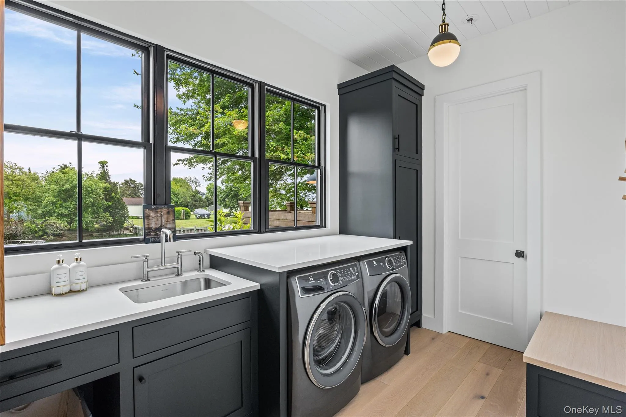 405 Williamsburgh Drive, Southold, NY, 4 Bedrooms Bedrooms, 7 Rooms Rooms,3 BathroomsBathrooms,Residential,For Rent,Williamsburgh,0,1005049 405 Williamsburgh Drive, Southold, NY, 4 Bedrooms Bedrooms, 7 Rooms Rooms,3 BathroomsBathrooms,Residential,For Rent,Williamsburgh,0,1005049
