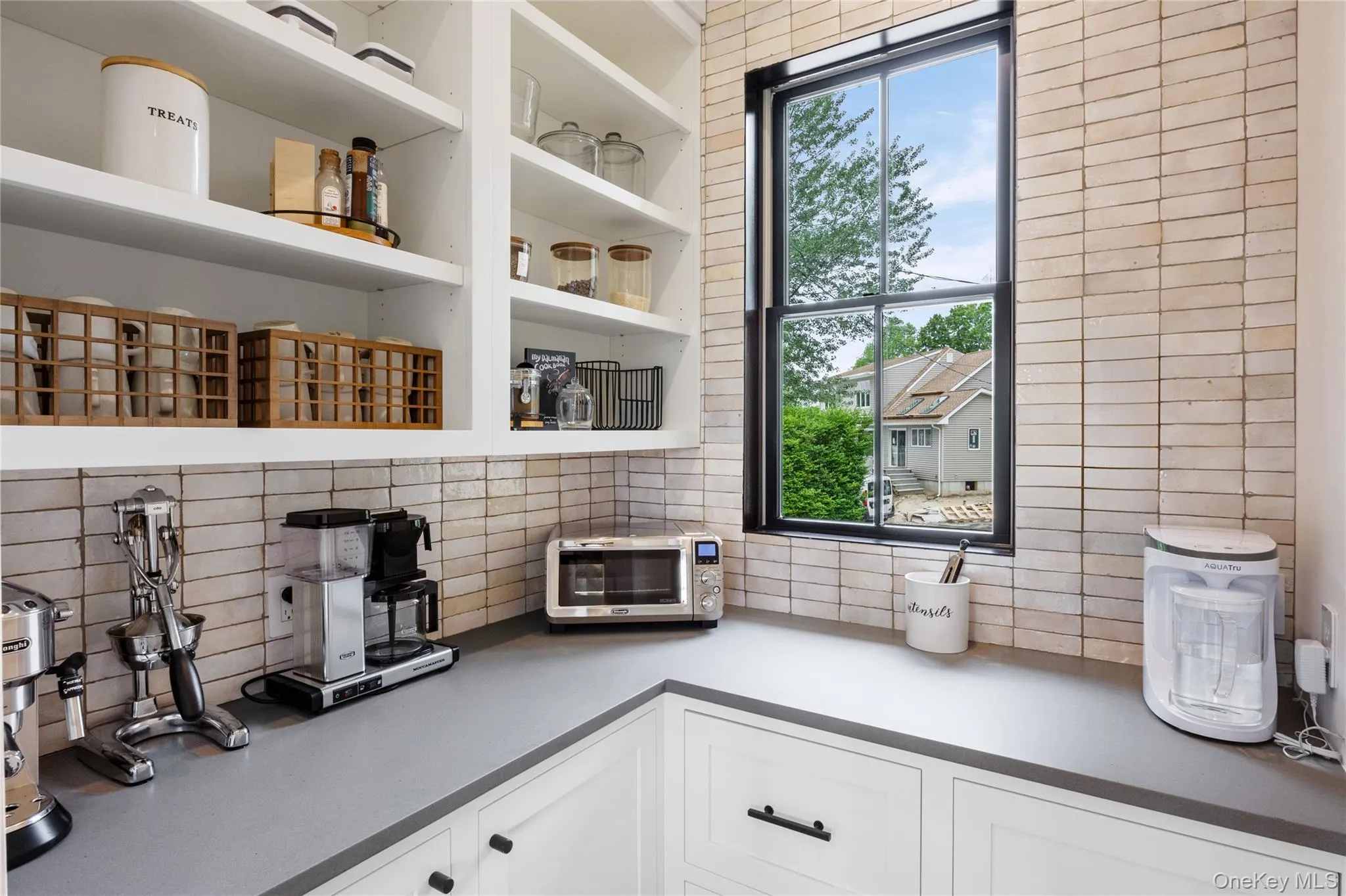 405 Williamsburgh Drive, Southold, NY, 4 Bedrooms Bedrooms, 7 Rooms Rooms,3 BathroomsBathrooms,Residential,For Rent,Williamsburgh,0,1005049 405 Williamsburgh Drive, Southold, NY, 4 Bedrooms Bedrooms, 7 Rooms Rooms,3 BathroomsBathrooms,Residential,For Rent,Williamsburgh,0,1005049