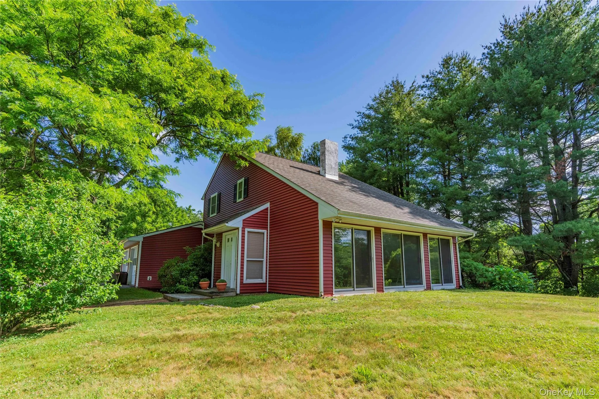 Custom Designed 3 Bedroom & 2 Full Bathroom Custom Designed 3 Bedroom & 2 Full Bathroom