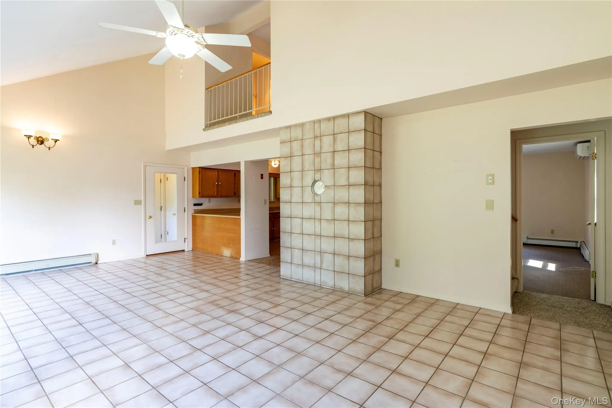 Open Floor Plan with 2 Story Ceiling Height Open Floor Plan with 2 Story Ceiling Height