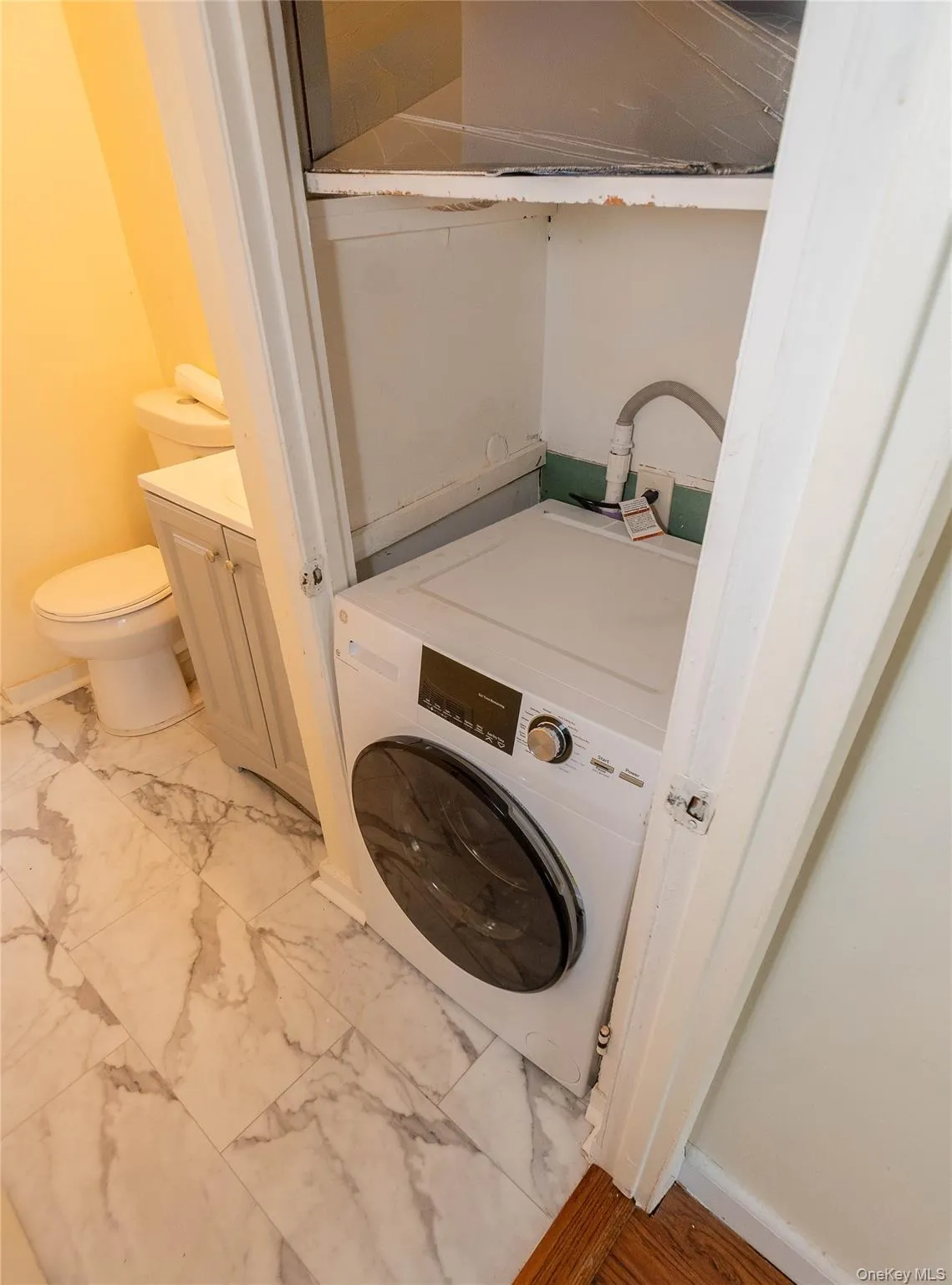 43 Lafayette Drive, New Windsor, NY, 2 Bedrooms Bedrooms, 5 Rooms Rooms,1 BathroomBathrooms,Residential,For Rent,Lafayette,0,1005062 43 Lafayette Drive, New Windsor, NY, 2 Bedrooms Bedrooms, 5 Rooms Rooms,1 BathroomBathrooms,Residential,For Rent,Lafayette,0,1005062