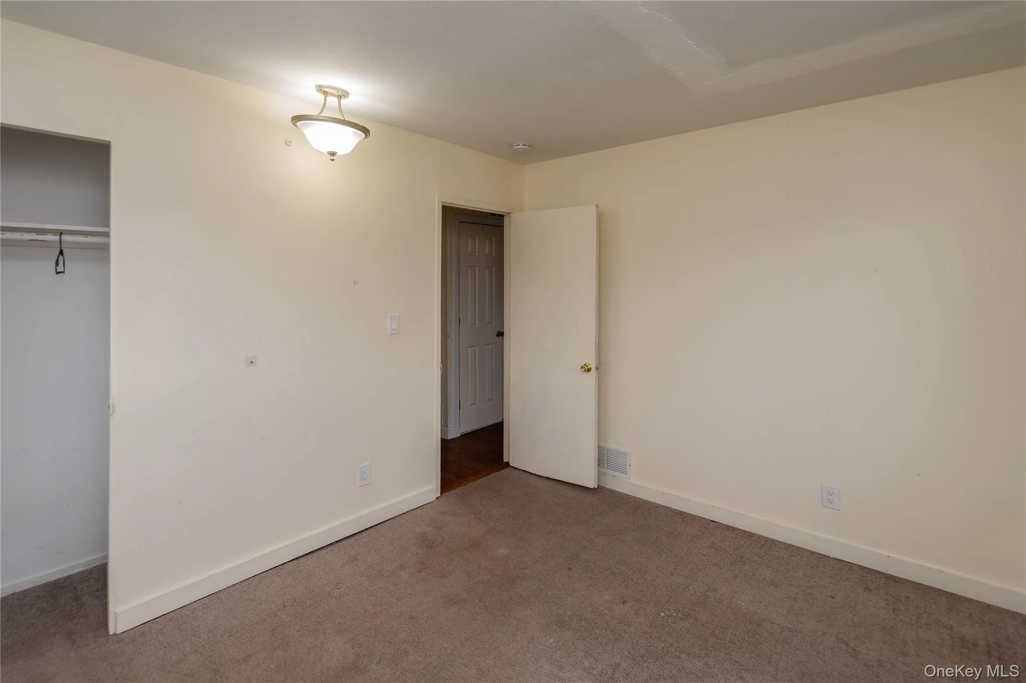 43 Lafayette Drive, New Windsor, NY, 2 Bedrooms Bedrooms, 5 Rooms Rooms,1 BathroomBathrooms,Residential,For Rent,Lafayette,0,1005062 43 Lafayette Drive, New Windsor, NY, 2 Bedrooms Bedrooms, 5 Rooms Rooms,1 BathroomBathrooms,Residential,For Rent,Lafayette,0,1005062