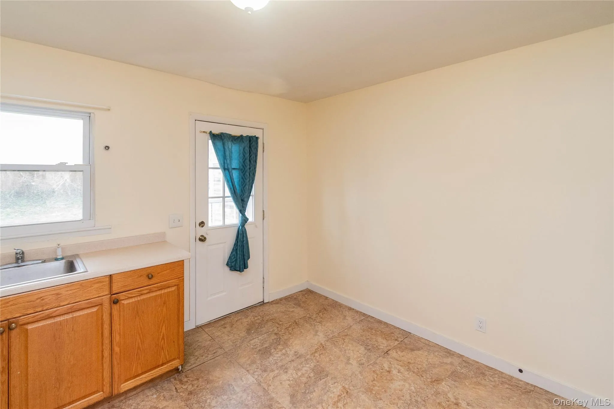 43 Lafayette Drive, New Windsor, NY, 2 Bedrooms Bedrooms, 5 Rooms Rooms,1 BathroomBathrooms,Residential,For Rent,Lafayette,0,1005062 43 Lafayette Drive, New Windsor, NY, 2 Bedrooms Bedrooms, 5 Rooms Rooms,1 BathroomBathrooms,Residential,For Rent,Lafayette,0,1005062