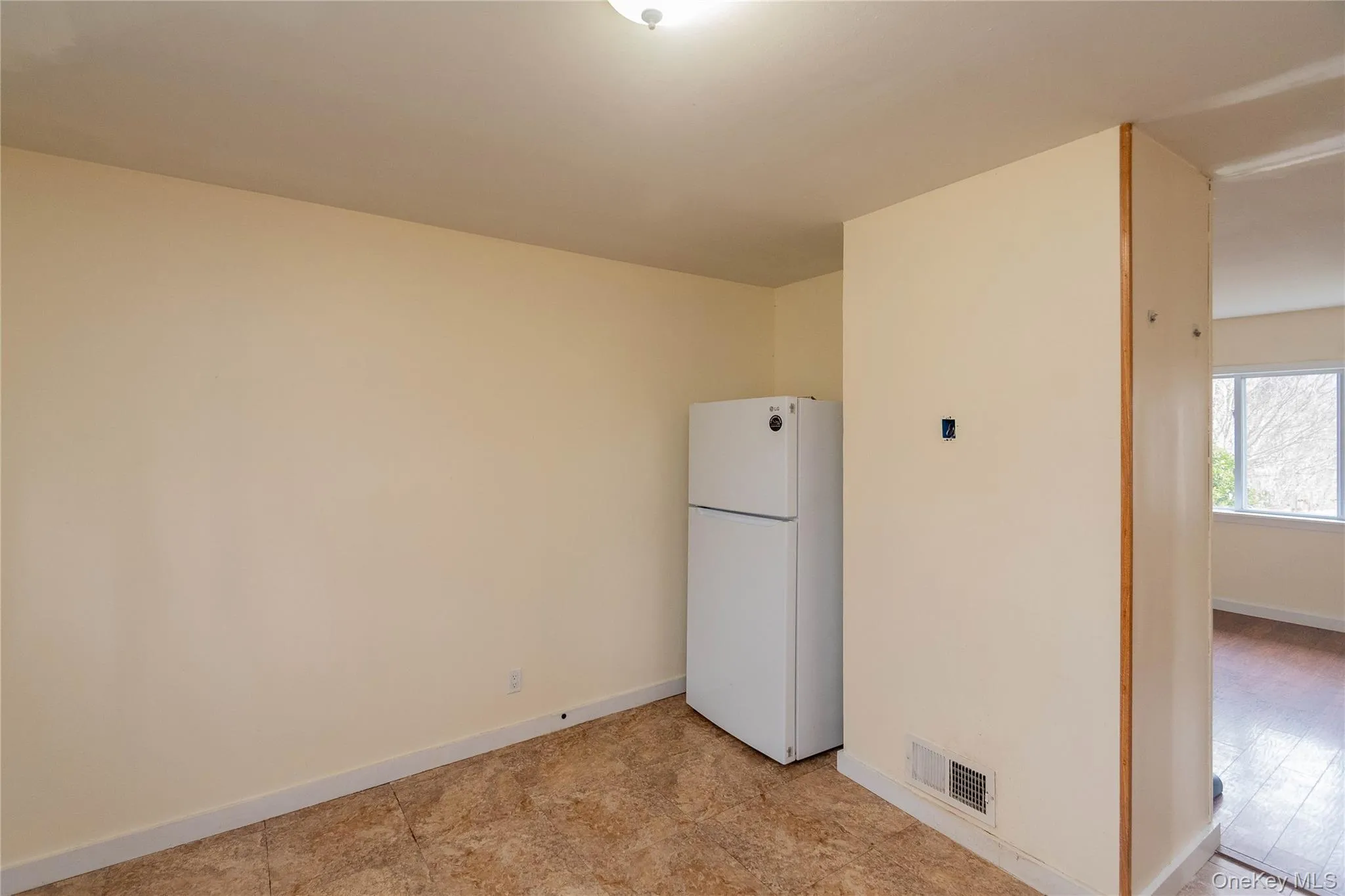 43 Lafayette Drive, New Windsor, NY, 2 Bedrooms Bedrooms, 5 Rooms Rooms,1 BathroomBathrooms,Residential,For Rent,Lafayette,0,1005062 43 Lafayette Drive, New Windsor, NY, 2 Bedrooms Bedrooms, 5 Rooms Rooms,1 BathroomBathrooms,Residential,For Rent,Lafayette,0,1005062