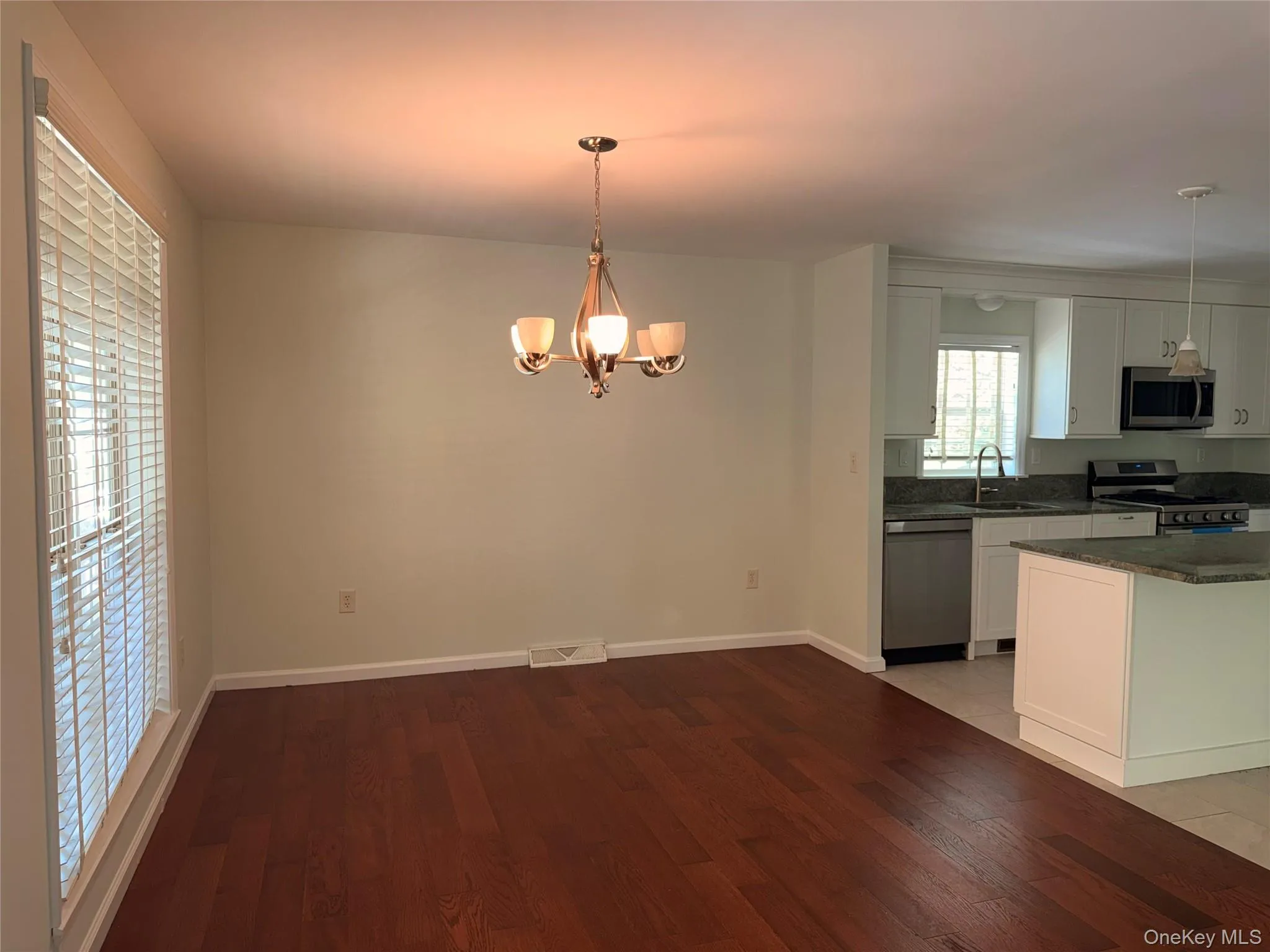 1661 Old Country Road, Riverhead, NY, 2 Bedrooms Bedrooms, 8 Rooms Rooms,2 BathroomsBathrooms,Residential,For Rent,Old Country,0,1005065 1661 Old Country Road, Riverhead, NY, 2 Bedrooms Bedrooms, 8 Rooms Rooms,2 BathroomsBathrooms,Residential,For Rent,Old Country,0,1005065