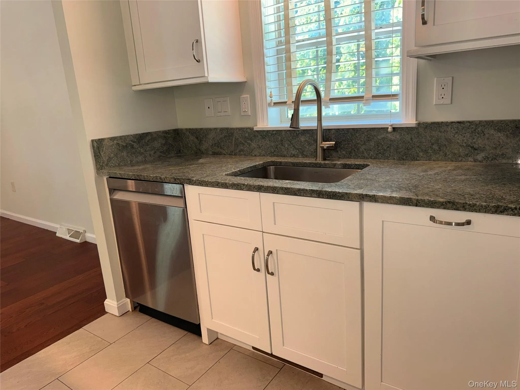 1661 Old Country Road, Riverhead, NY, 2 Bedrooms Bedrooms, 8 Rooms Rooms,2 BathroomsBathrooms,Residential,For Rent,Old Country,0,1005065 1661 Old Country Road, Riverhead, NY, 2 Bedrooms Bedrooms, 8 Rooms Rooms,2 BathroomsBathrooms,Residential,For Rent,Old Country,0,1005065