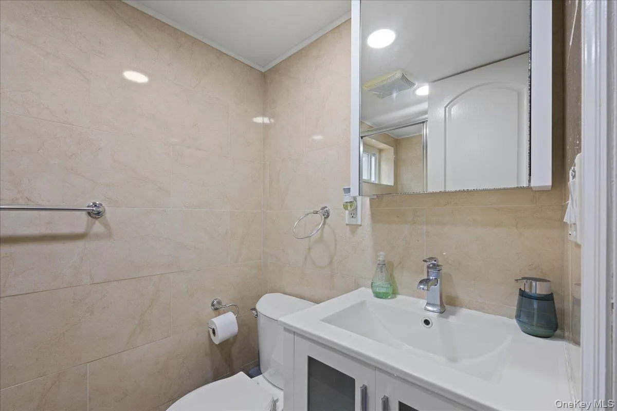 98 Sussex Road, Hempstead, NY, 4 Bedrooms Bedrooms, 6 Rooms Rooms,2 BathroomsBathrooms,Residential,For Rent,Sussex,0,1005068 98 Sussex Road, Hempstead, NY, 4 Bedrooms Bedrooms, 6 Rooms Rooms,2 BathroomsBathrooms,Residential,For Rent,Sussex,0,1005068