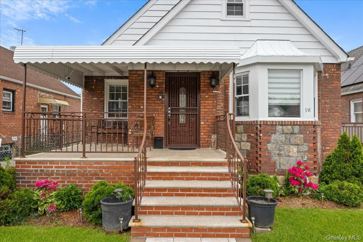 98 Sussex Road, Hempstead, NY, 4 Bedrooms Bedrooms, 6 Rooms Rooms,2 BathroomsBathrooms,Residential,For Rent,Sussex,0,1005068 98 Sussex Road, Hempstead, NY, 4 Bedrooms Bedrooms, 6 Rooms Rooms,2 BathroomsBathrooms,Residential,For Rent,Sussex,0,1005068
