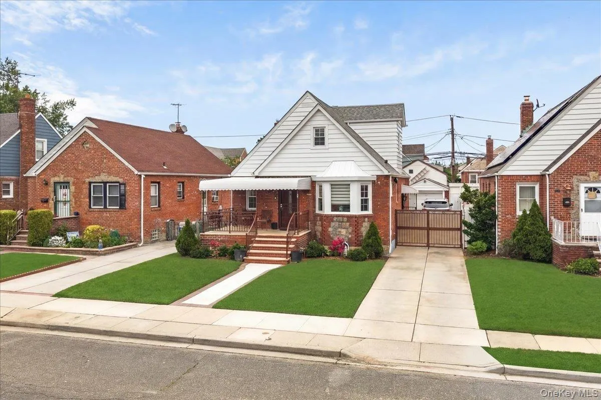 98 Sussex Road, Hempstead, NY, 4 Bedrooms Bedrooms, 6 Rooms Rooms,2 BathroomsBathrooms,Residential,For Rent,Sussex,0,1005068 98 Sussex Road, Hempstead, NY, 4 Bedrooms Bedrooms, 6 Rooms Rooms,2 BathroomsBathrooms,Residential,For Rent,Sussex,0,1005068