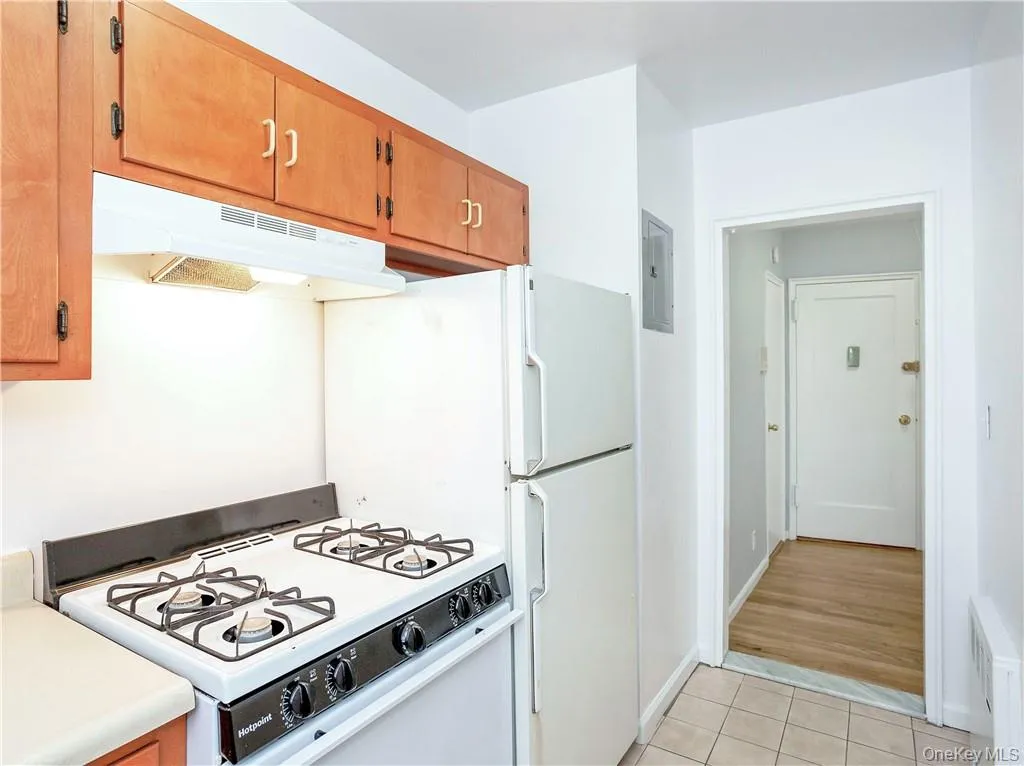 15 Quinby Avenue, White Plains, NY, 1 Bedroom Bedrooms, 3 Rooms Rooms,1 BathroomBathrooms,Residential Lease,For Rent,Quinby,0,1005075 15 Quinby Avenue, White Plains, NY, 1 Bedroom Bedrooms, 3 Rooms Rooms,1 BathroomBathrooms,Residential Lease,For Rent,Quinby,0,1005075