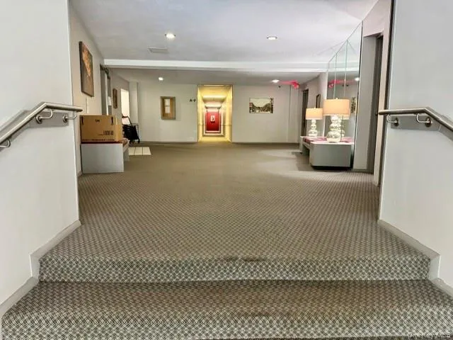 Warm and Inviting Front lobby to welcome you home Warm and Inviting Front lobby to welcome you home