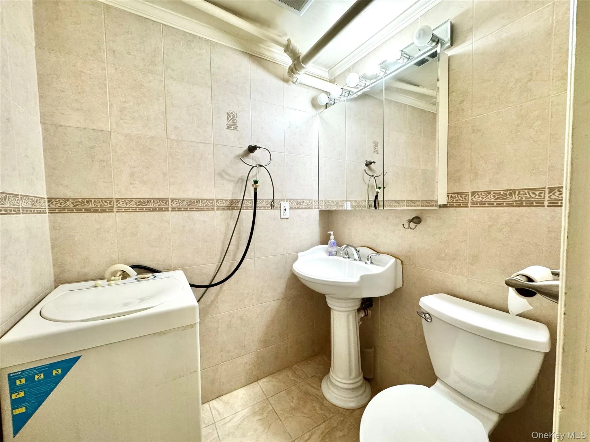 2002 150th Street, New York, NY, 3 Bedrooms Bedrooms, 8 Rooms Rooms,1 BathroomBathrooms,Residential,For Rent,150th,0,1005082 2002 150th Street, New York, NY, 3 Bedrooms Bedrooms, 8 Rooms Rooms,1 BathroomBathrooms,Residential,For Rent,150th,0,1005082